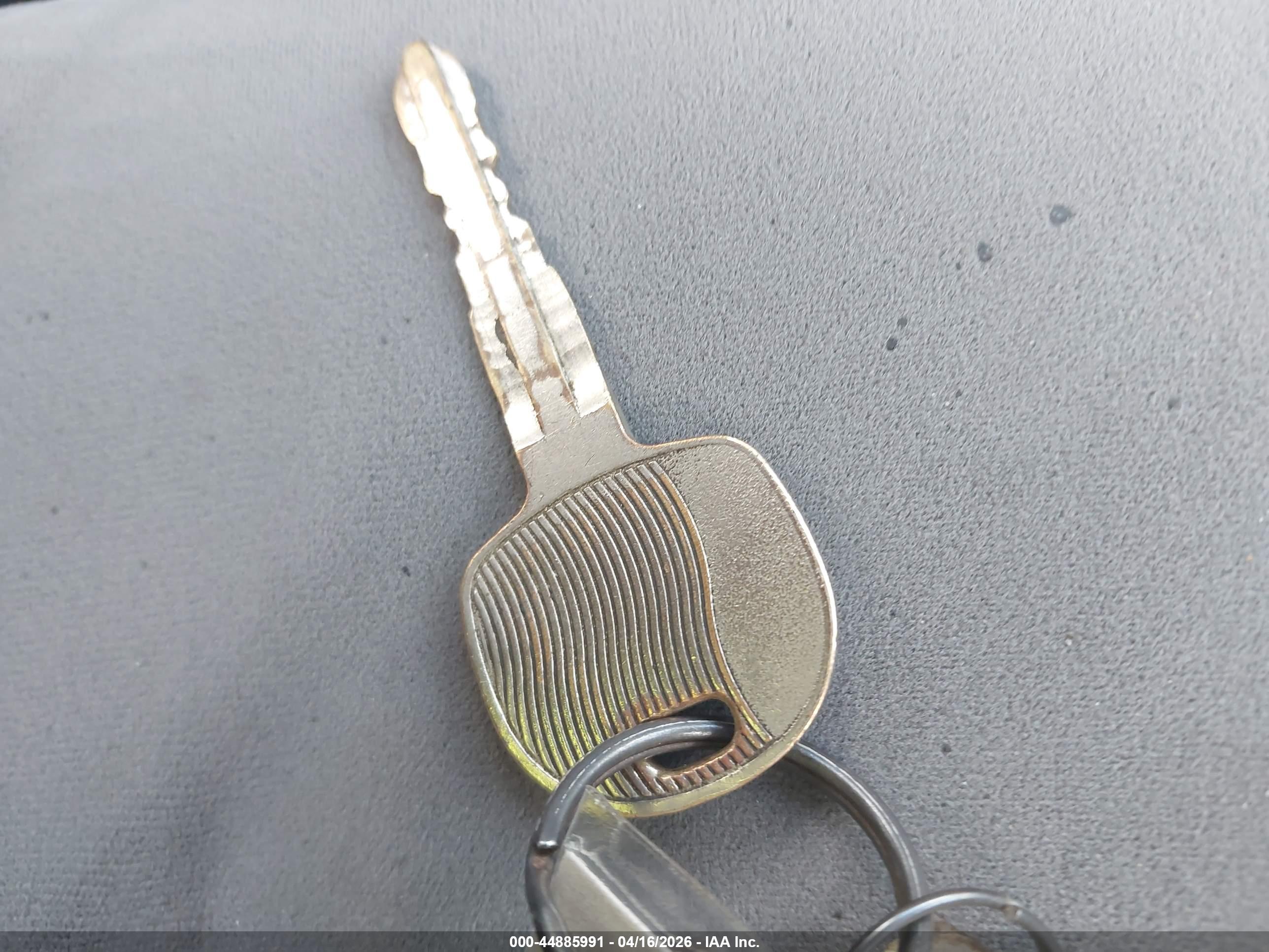 ISUZU NPR image 11
