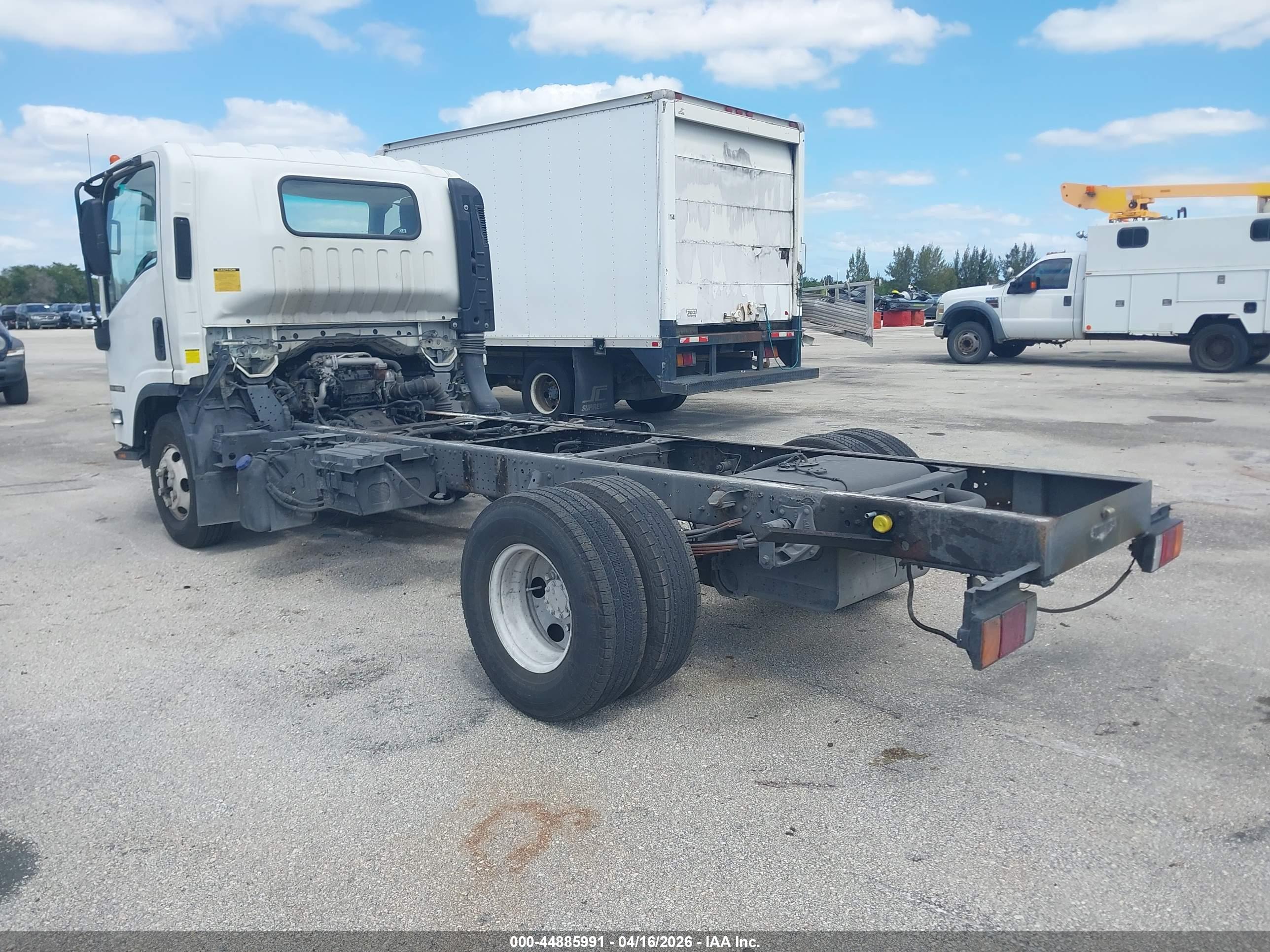 ISUZU NPR image 3