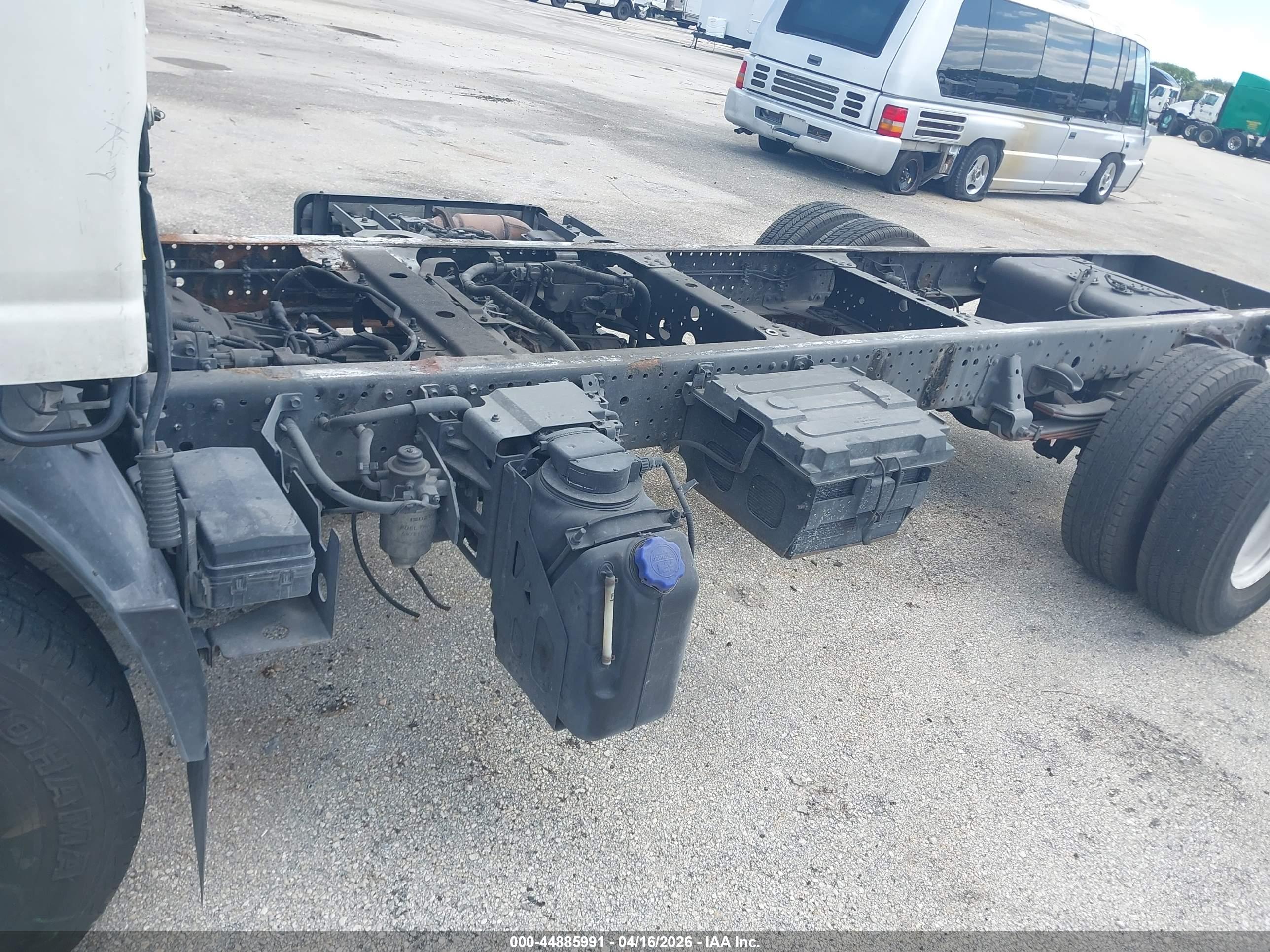 ISUZU NPR image 8