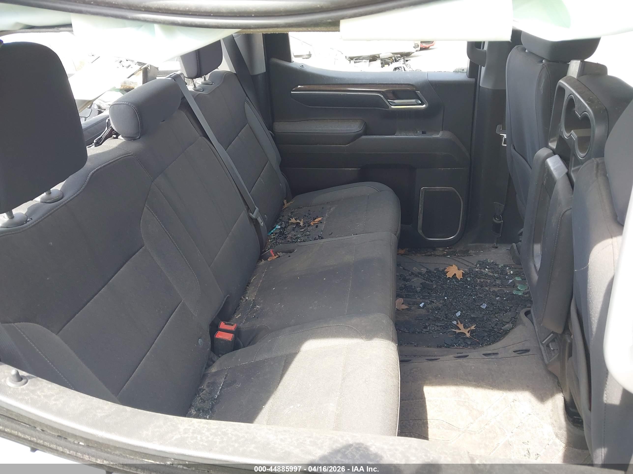 CHEVROLET SILVERADO image 8