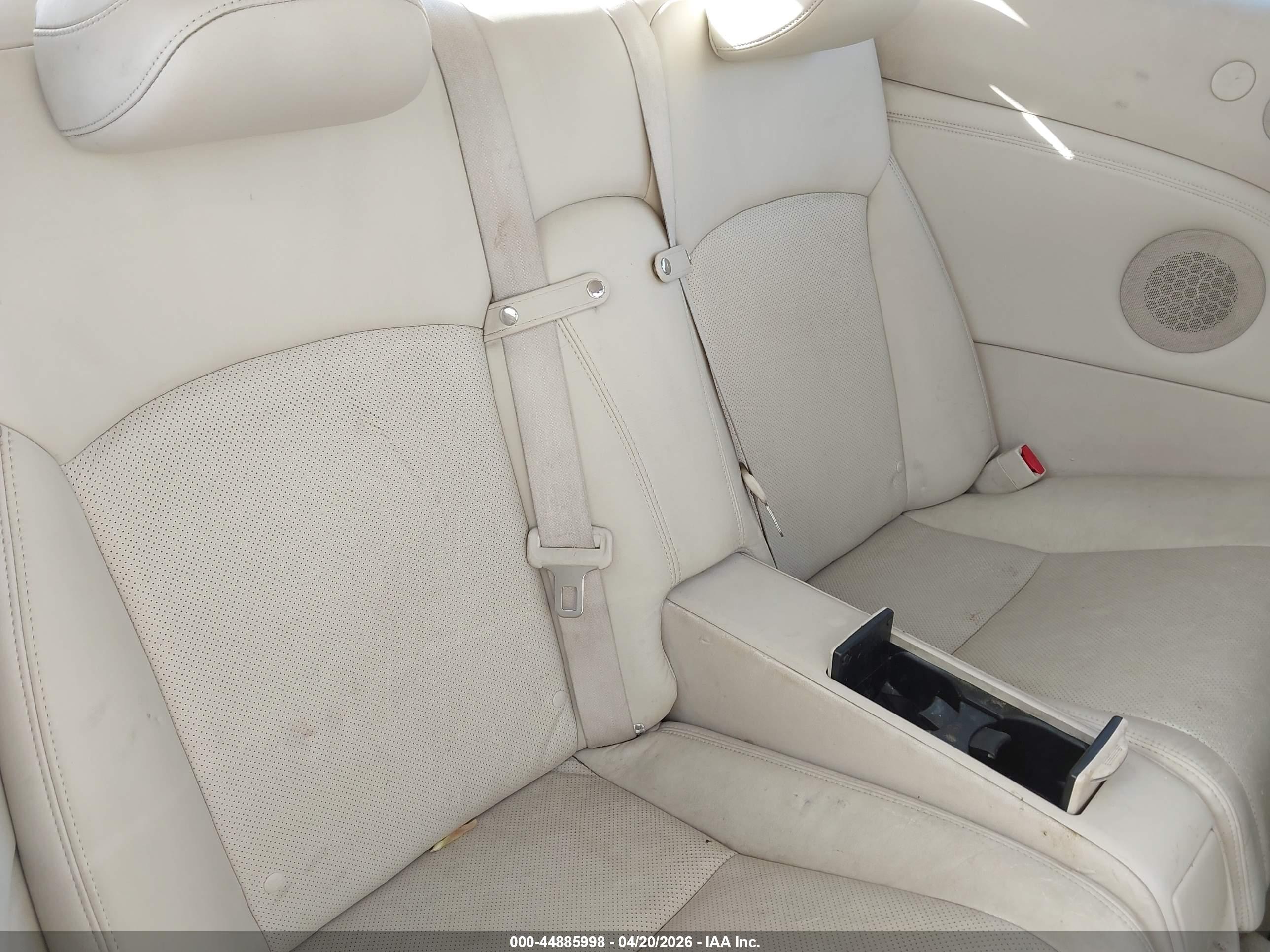 LEXUS IS image 8