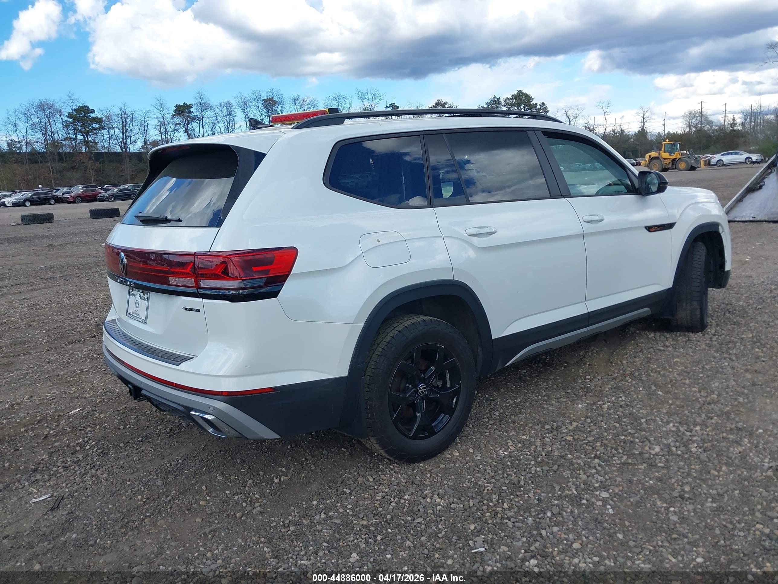 VOLKSWAGEN ATLAS image 4