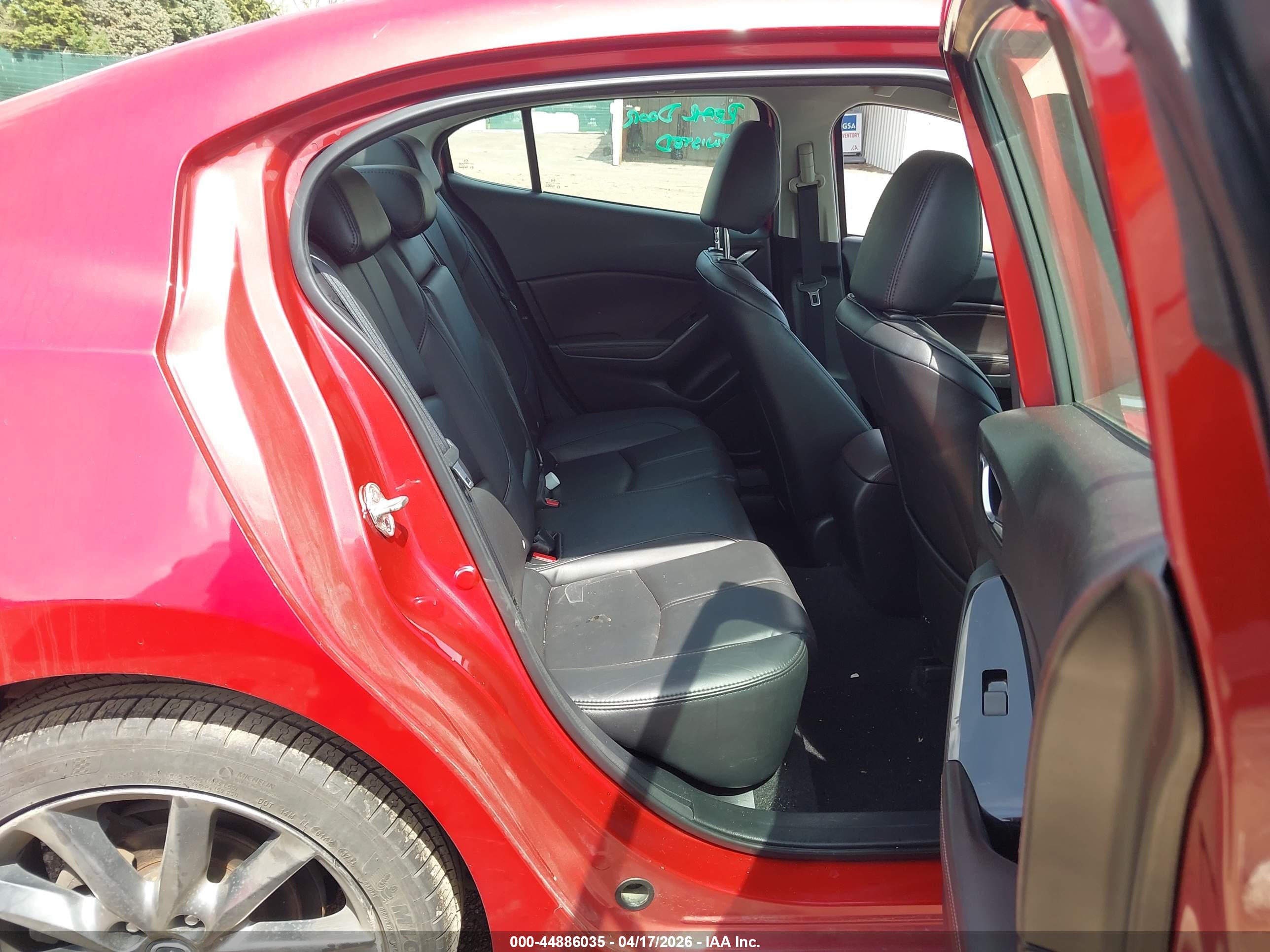 MAZDA MAZDA3 image 8