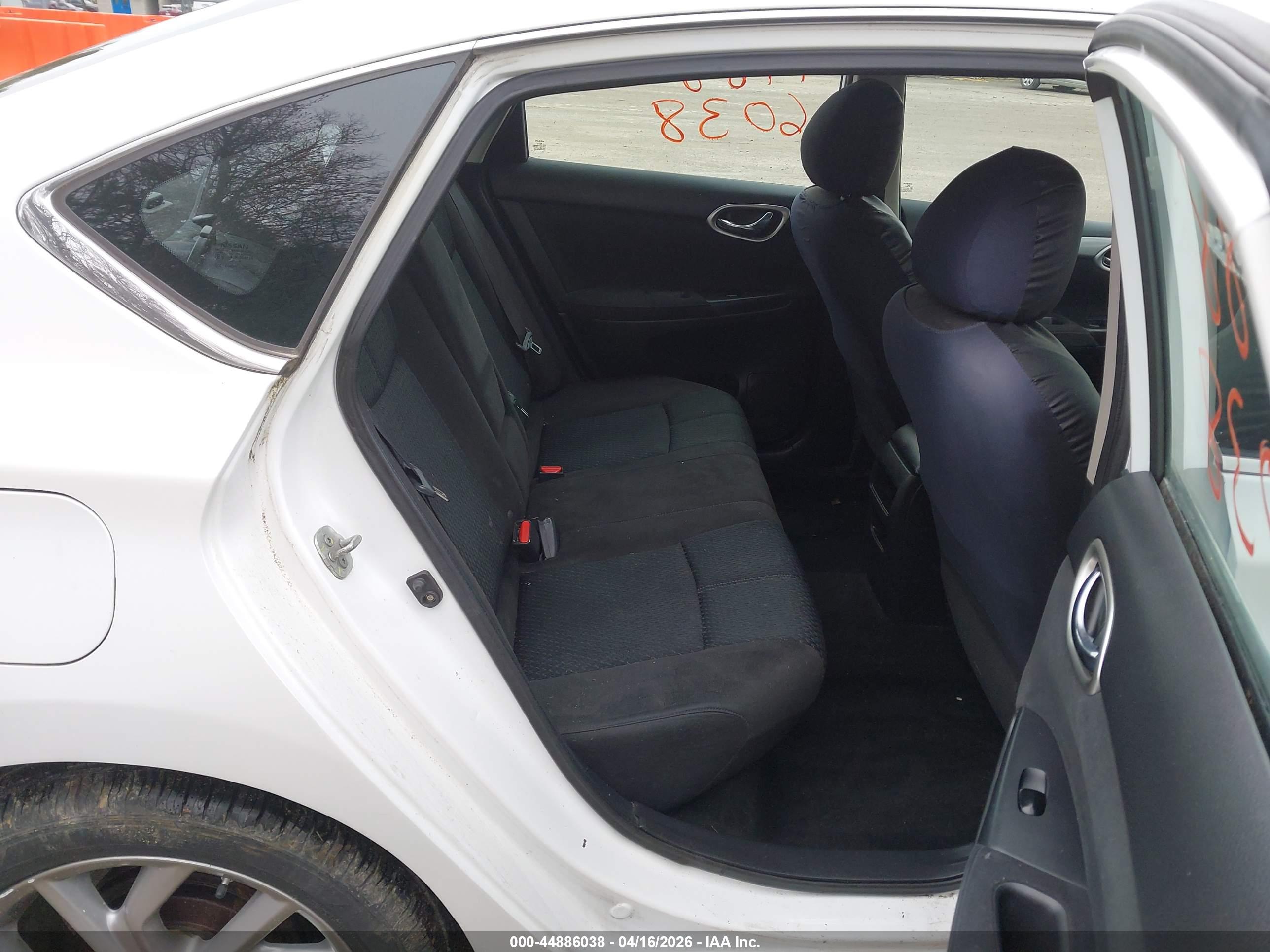 NISSAN SENTRA image 8