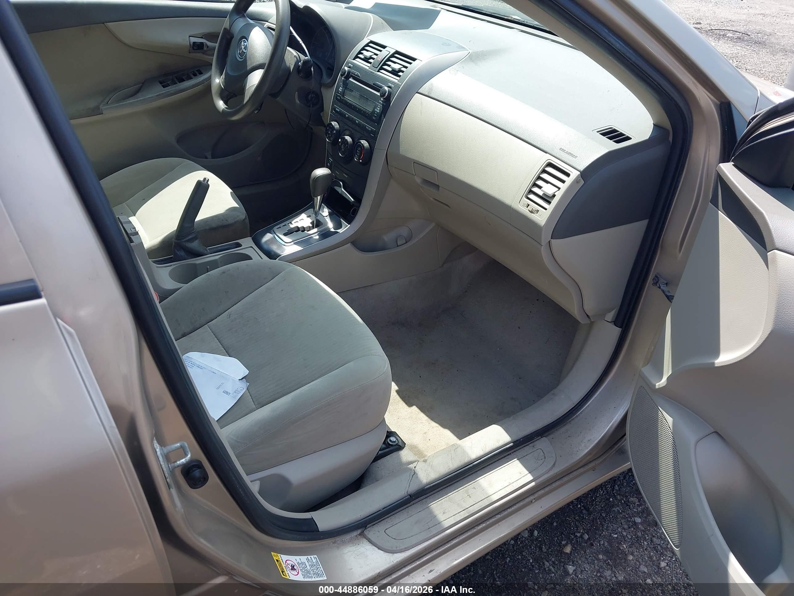 TOYOTA COROLLA image 5