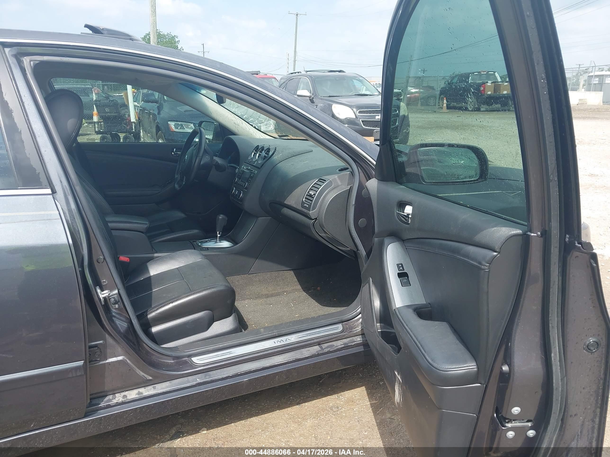 NISSAN ALTIMA image 5
