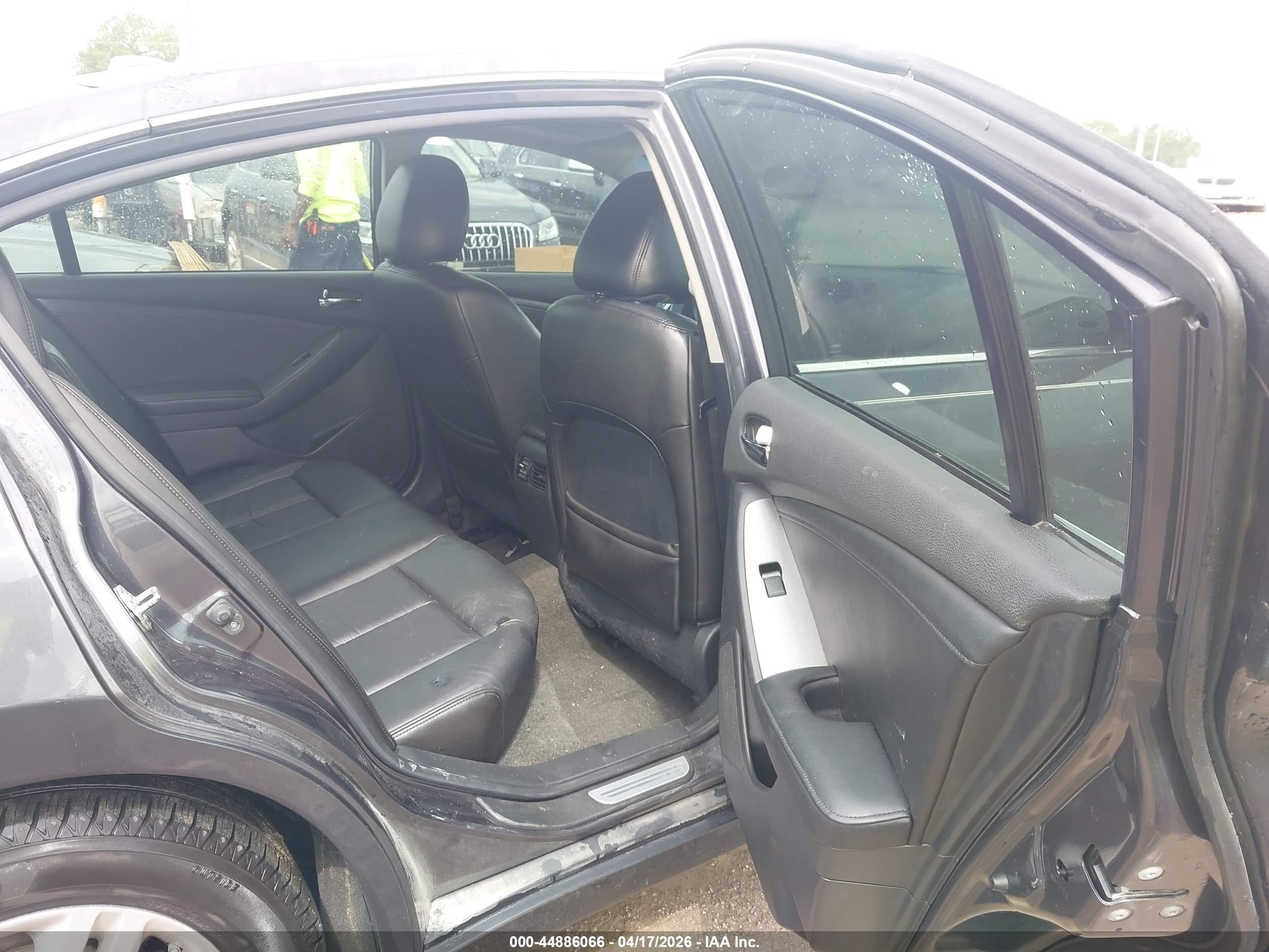 NISSAN ALTIMA image 8