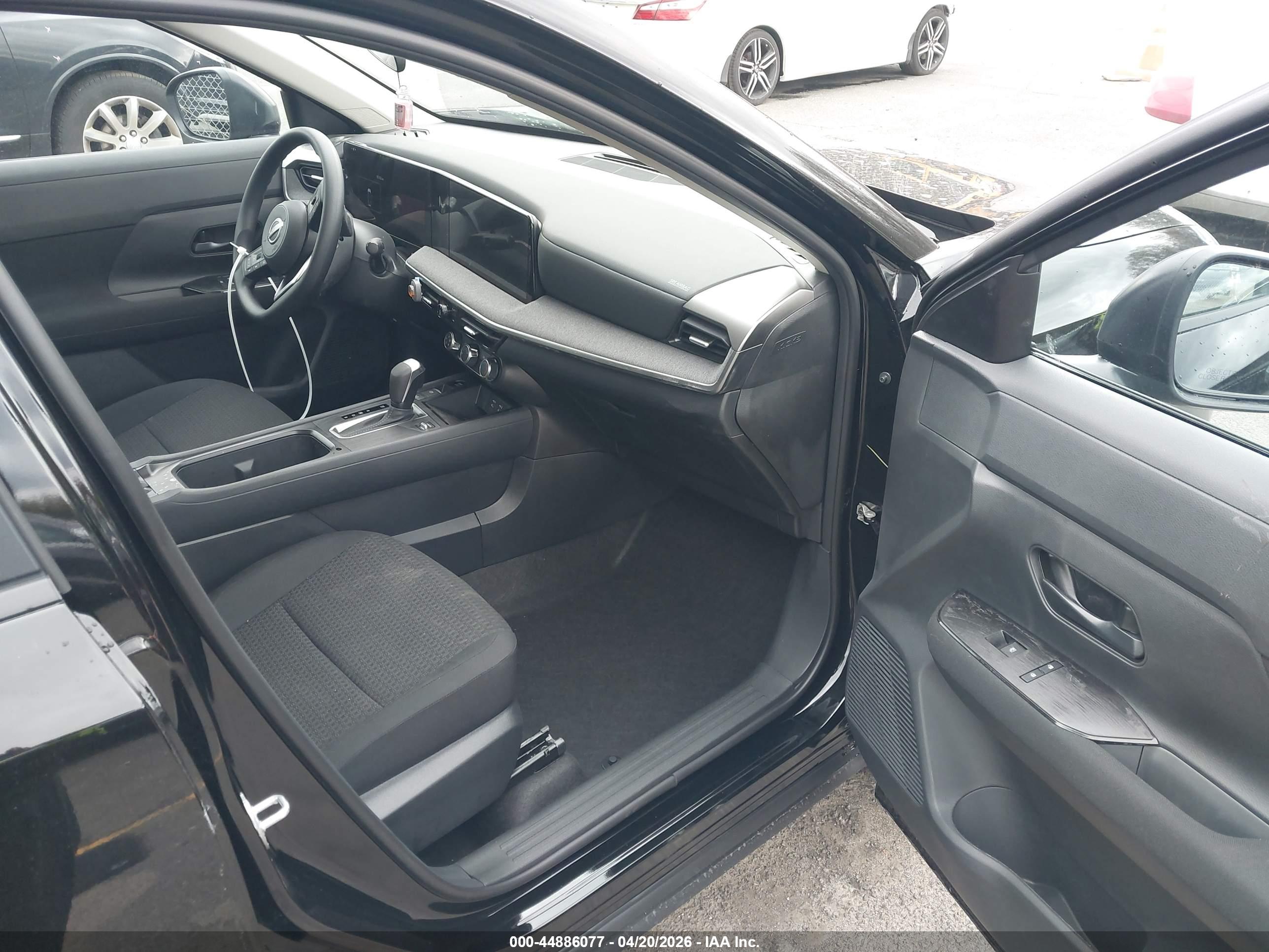 NISSAN KICKS image 5