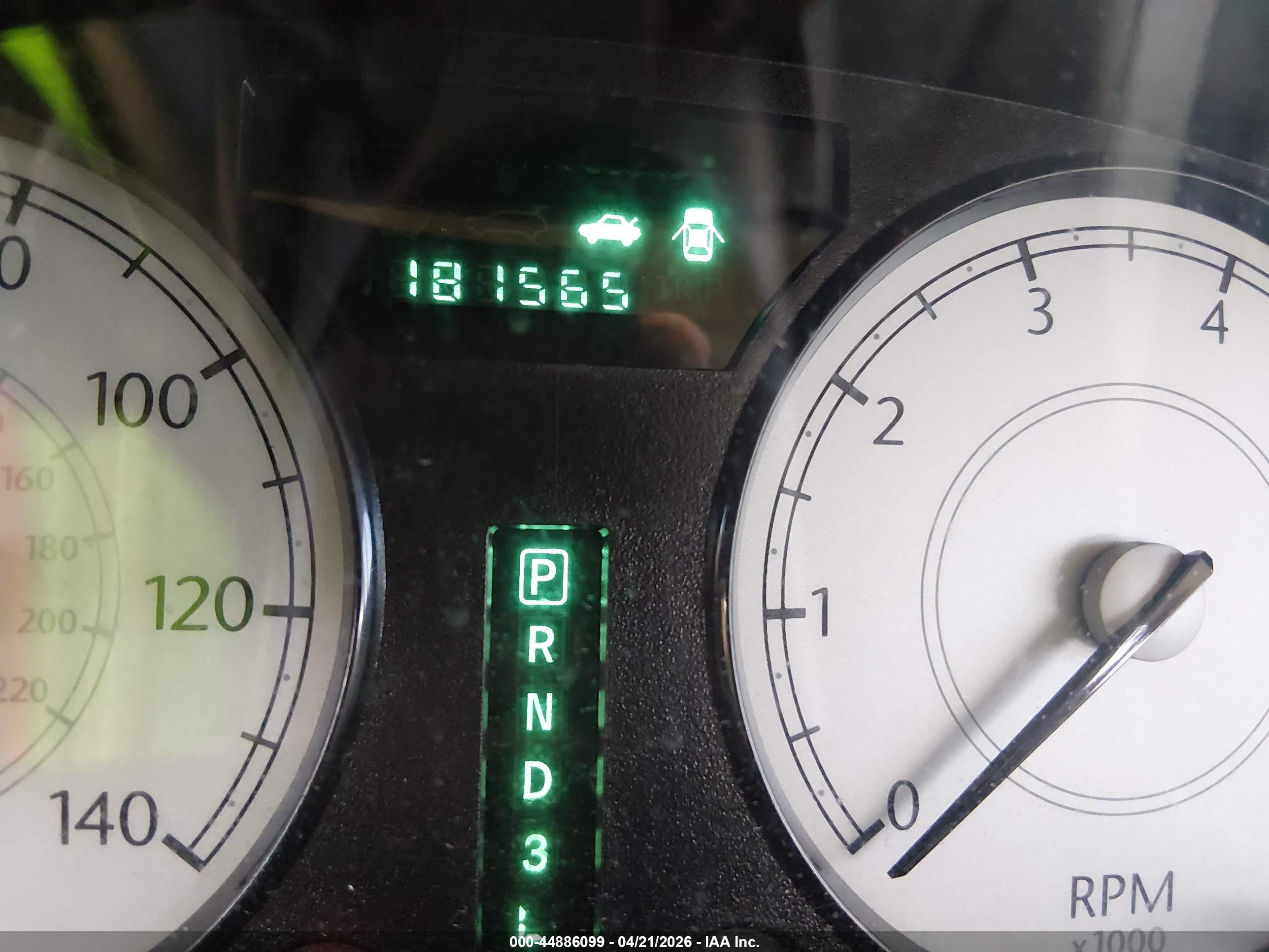 CHRYSLER 300 image 7