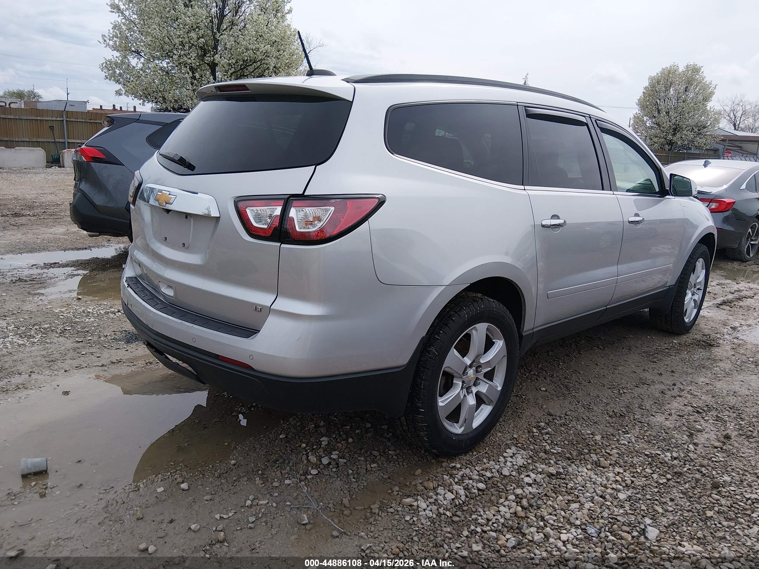 CHEVROLET TRAVERSE image 4