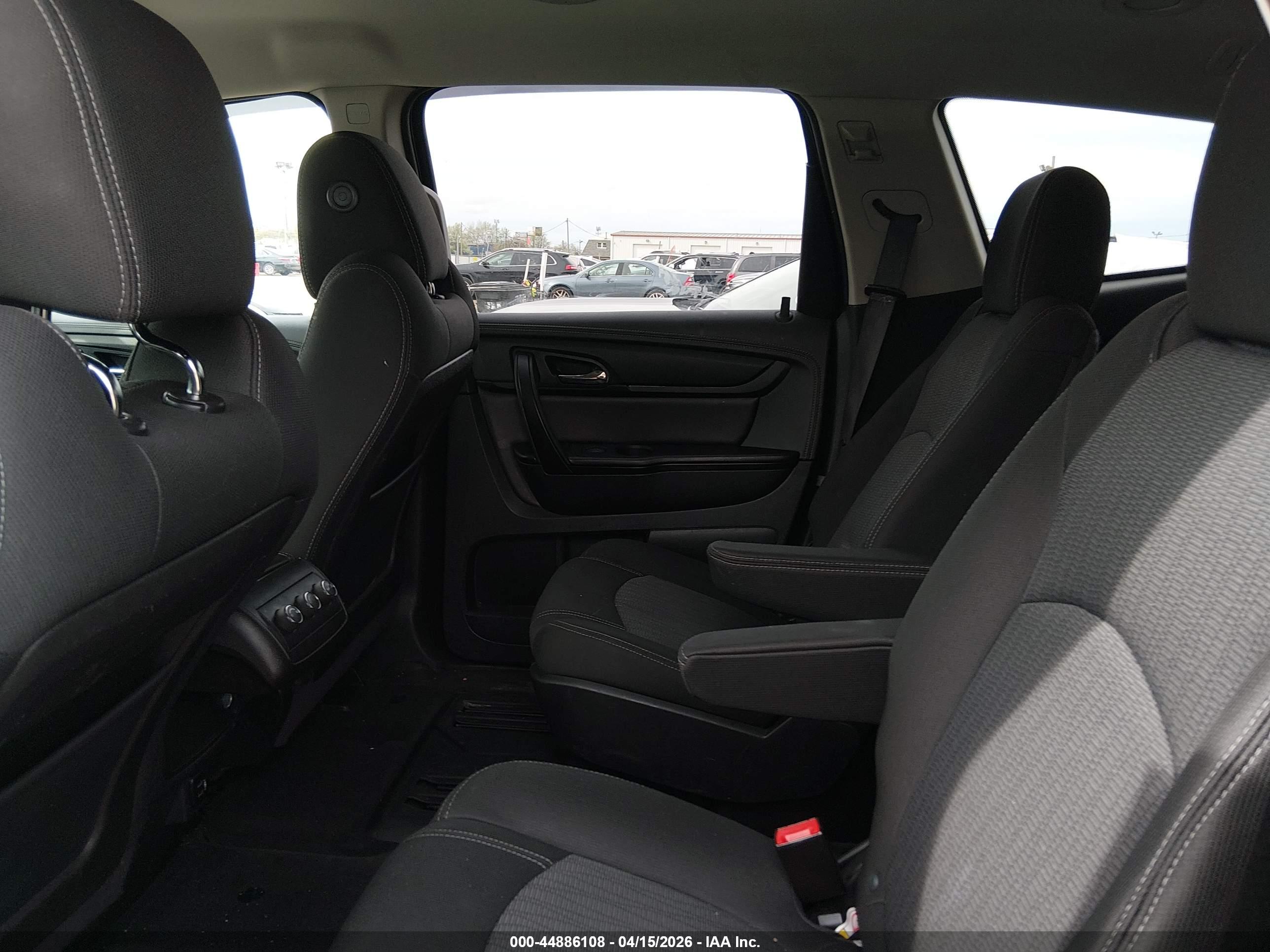 CHEVROLET TRAVERSE image 8