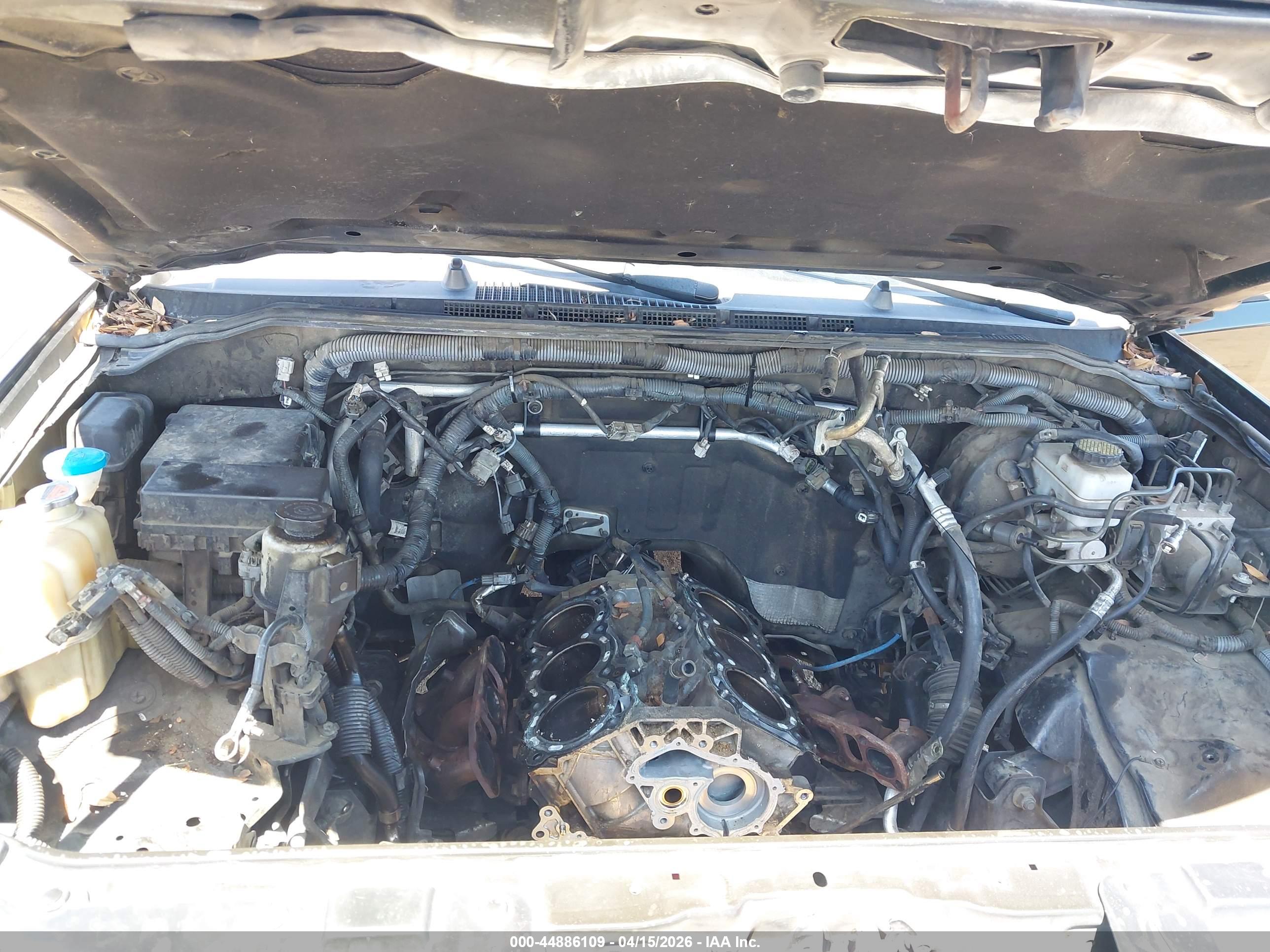 NISSAN FRONTIER image 10