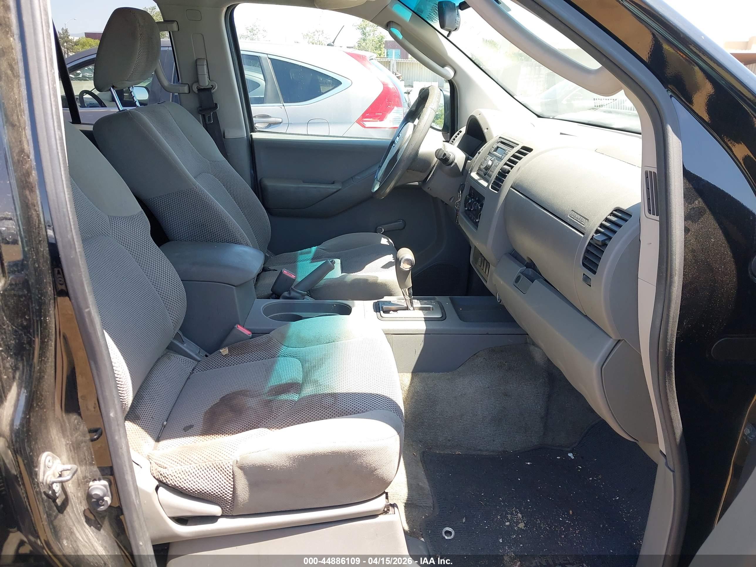 NISSAN FRONTIER image 5