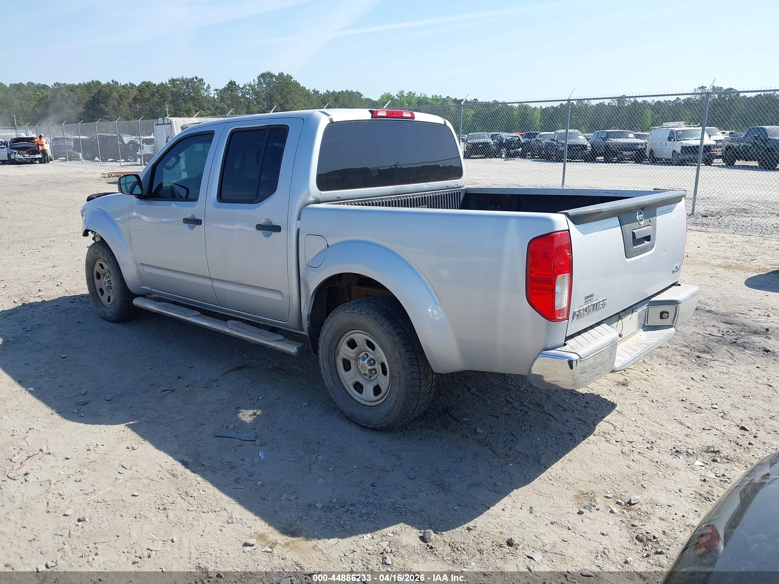 NISSAN FRONTIER image 3