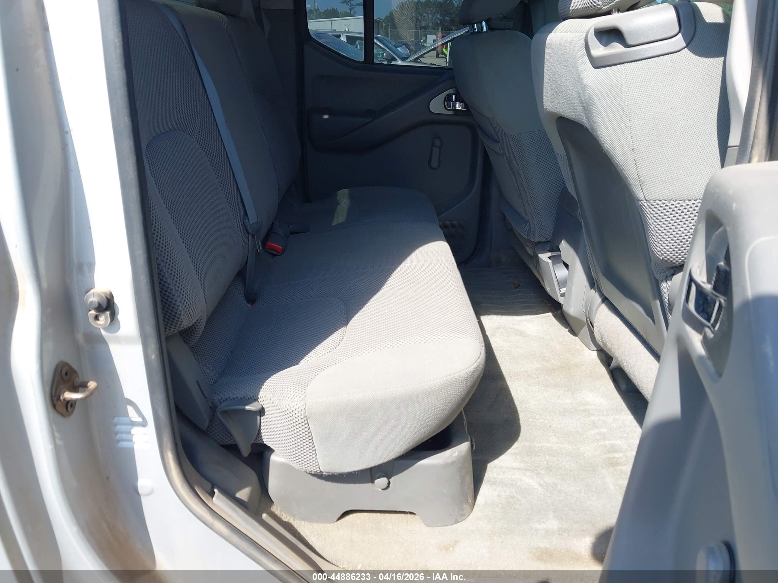 NISSAN FRONTIER image 8