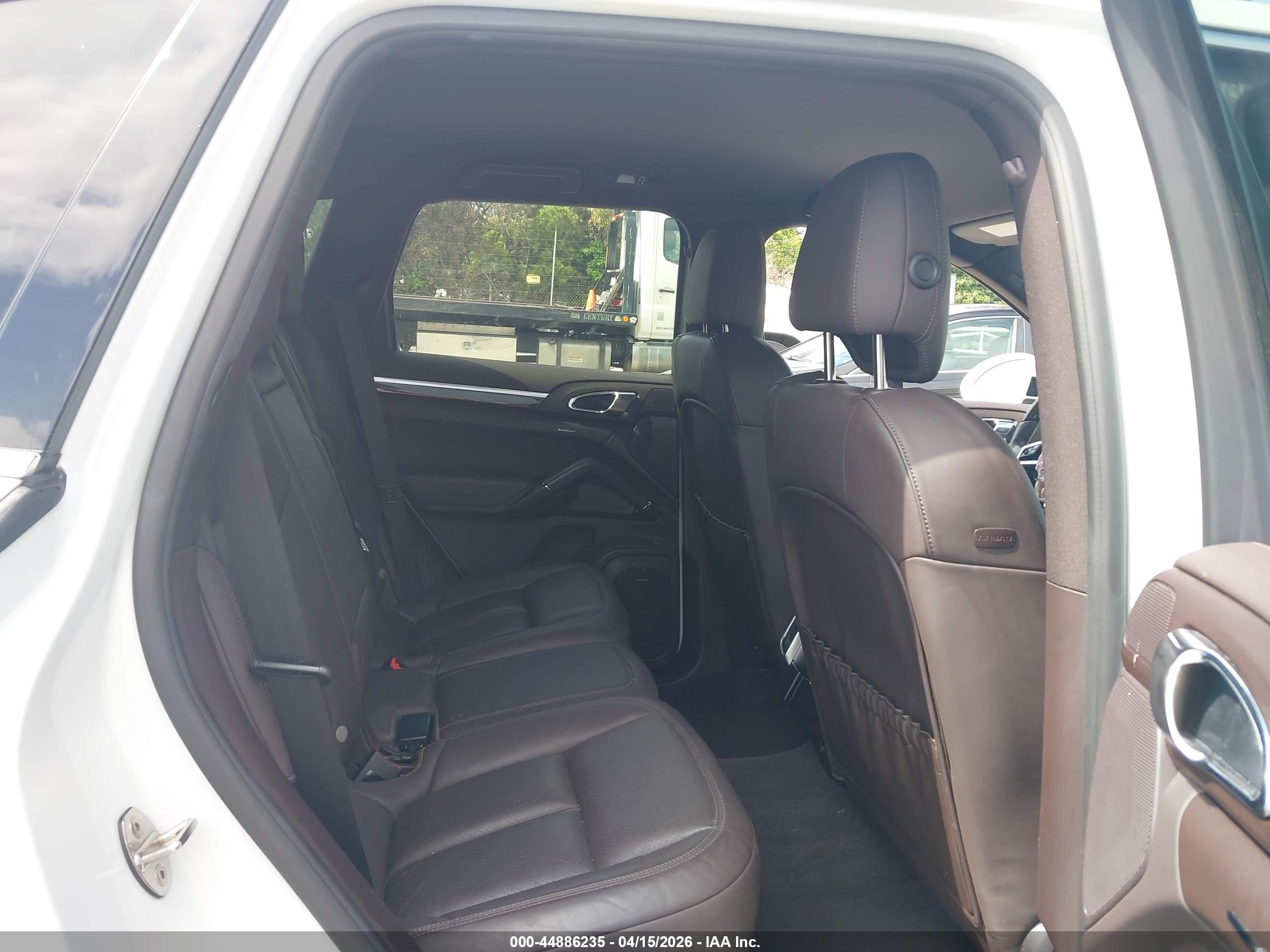 PORSCHE CAYENNE image 8