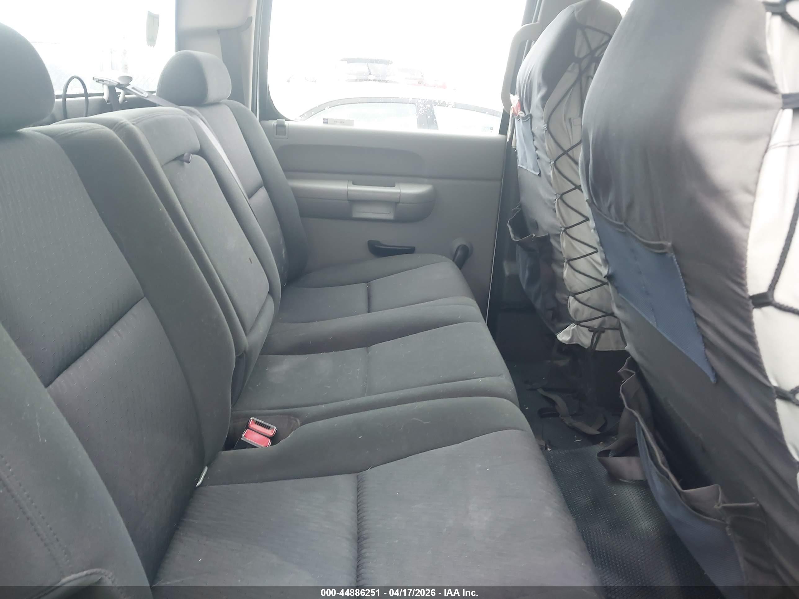 CHEVROLET SILVERADO image 7