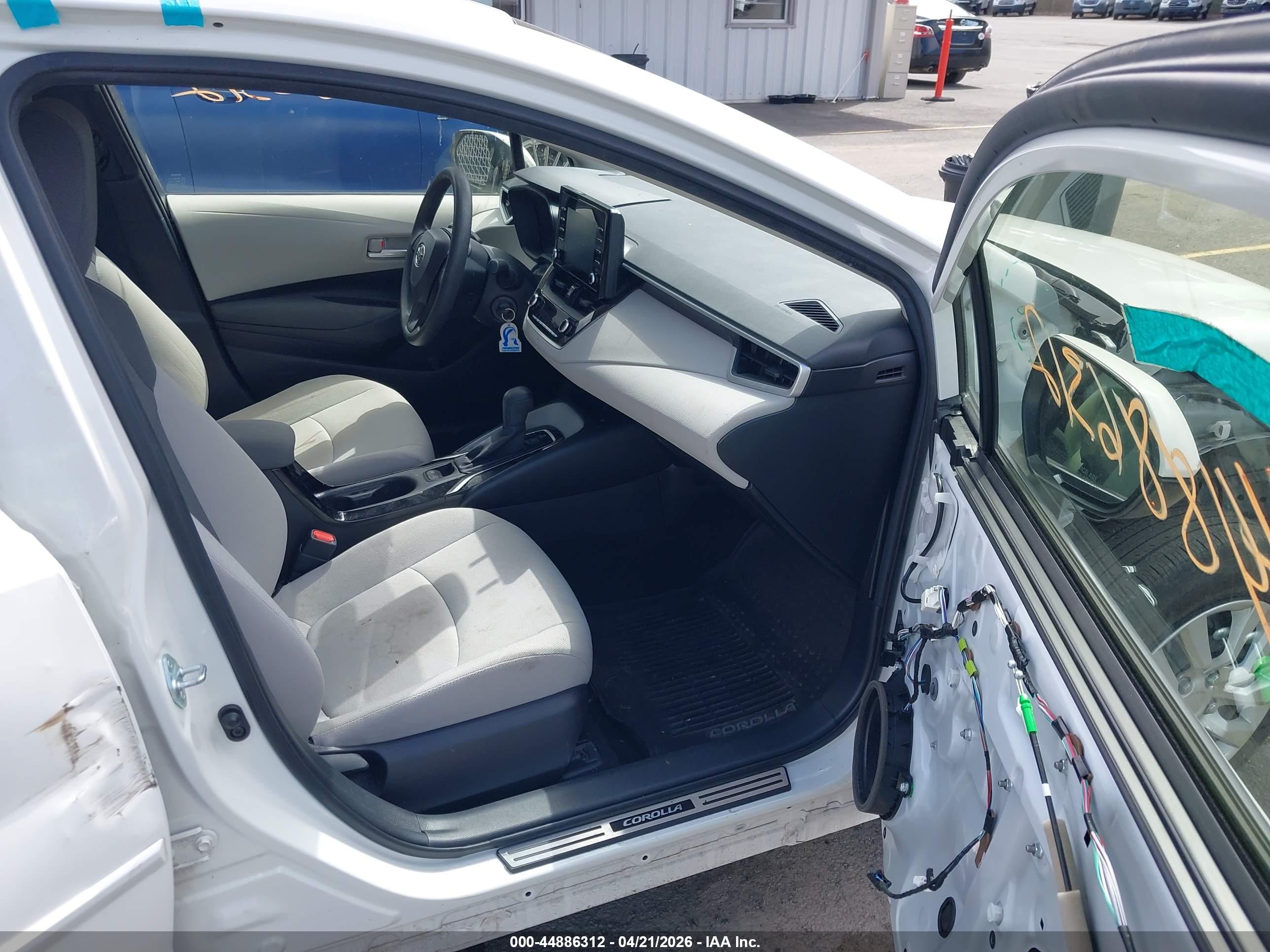 TOYOTA COROLLA image 5