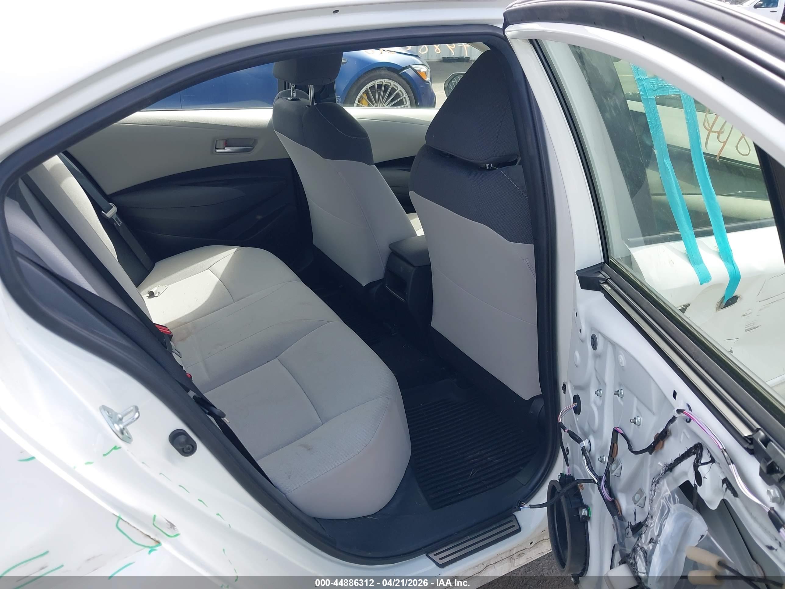 TOYOTA COROLLA image 8