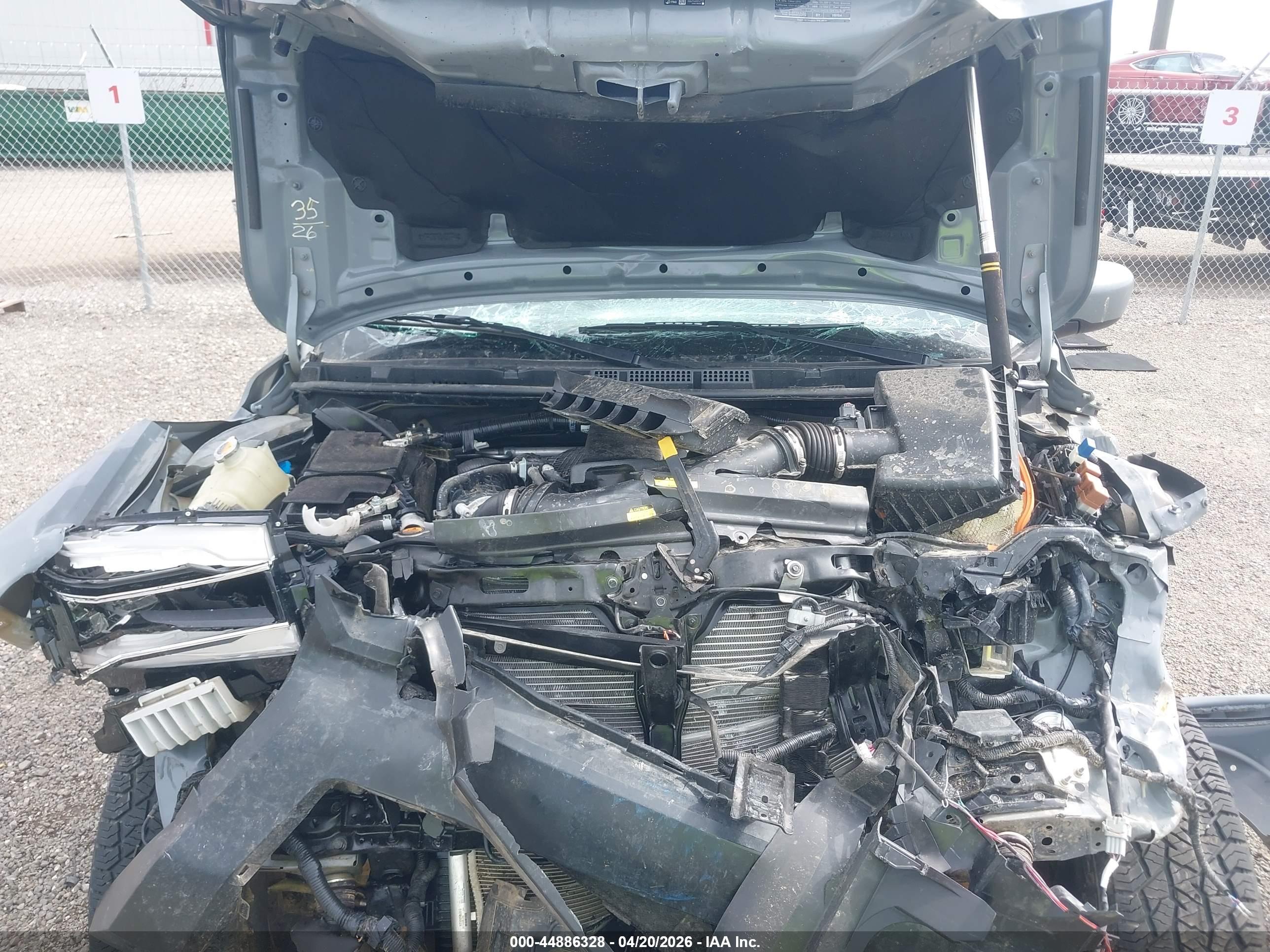 NISSAN FRONTIER image 10