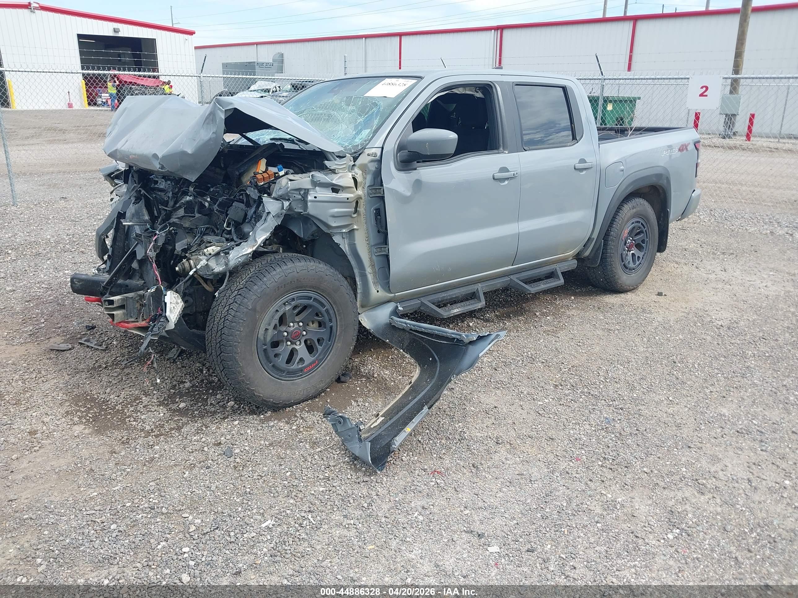 NISSAN FRONTIER image 2