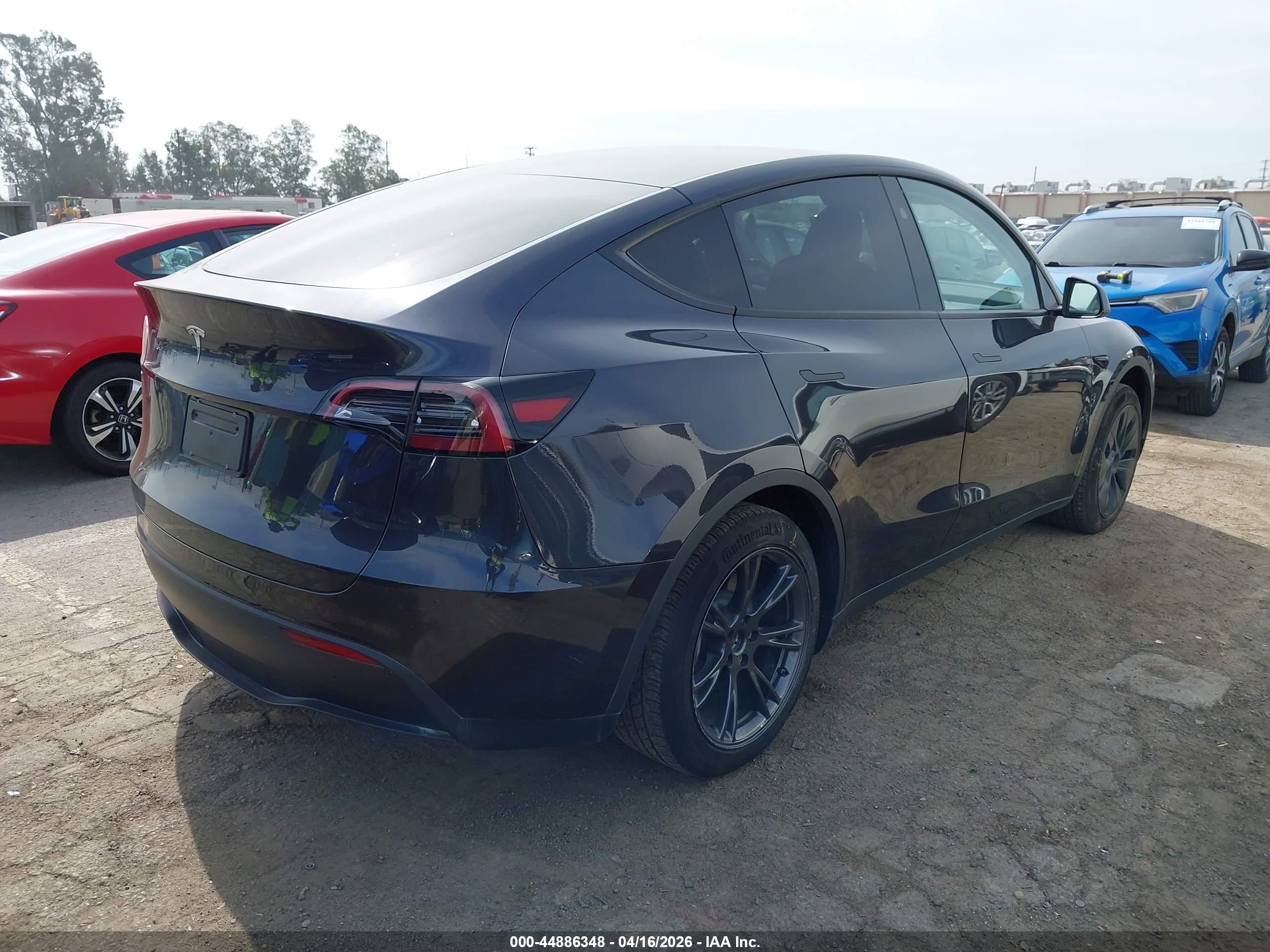TESLA MODEL image 4