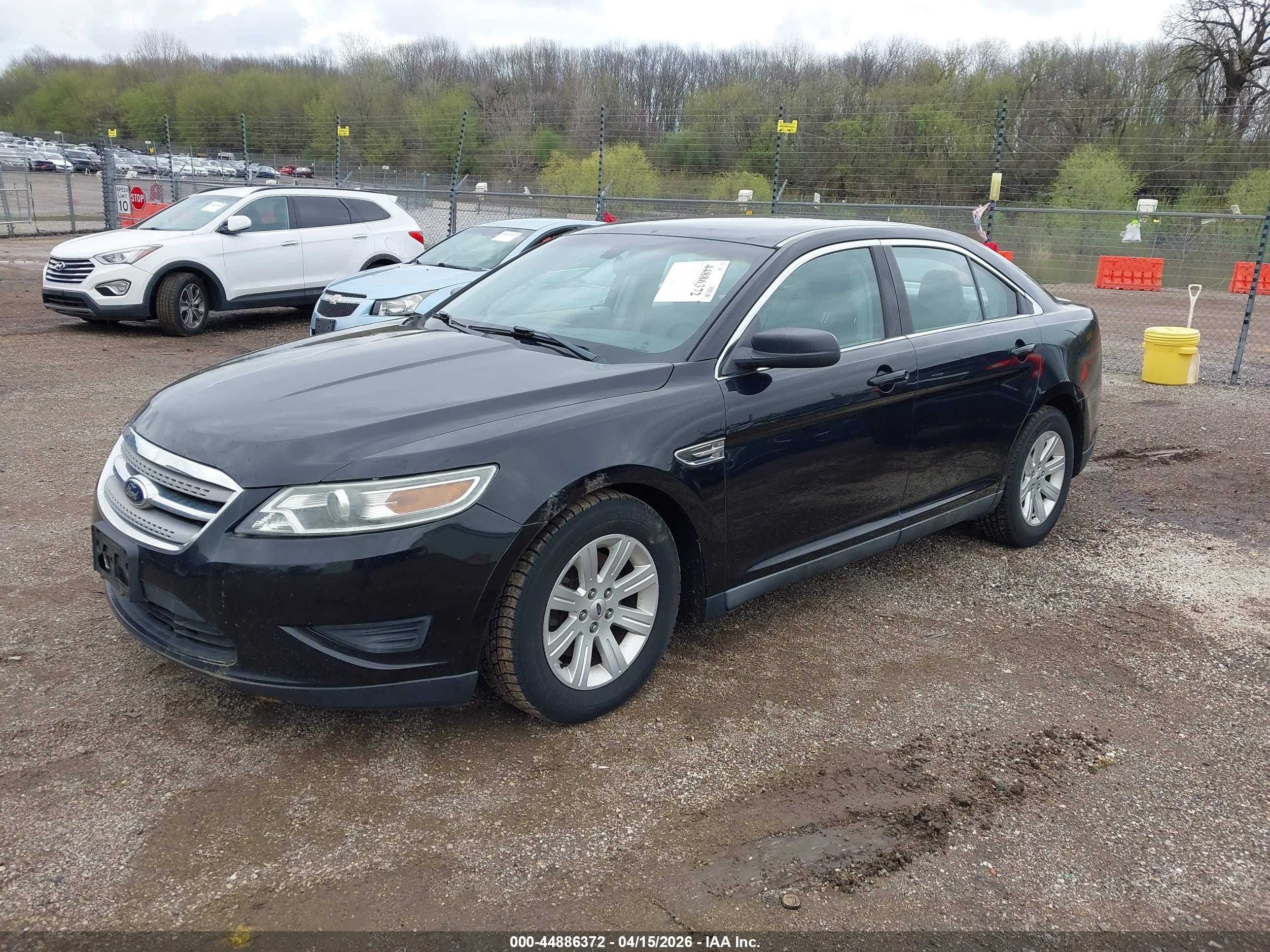 FORD TAURUS image 2