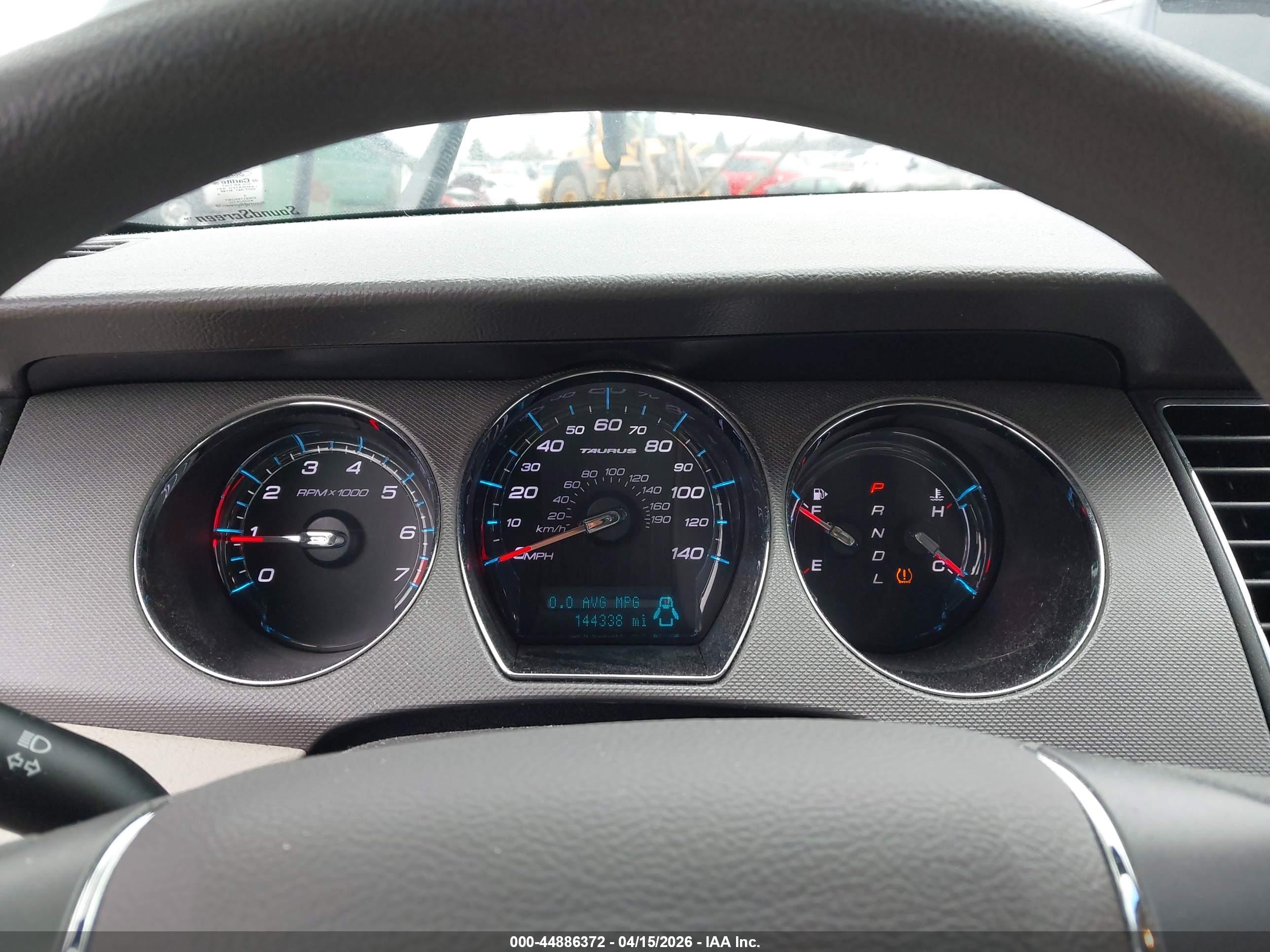 FORD TAURUS image 7