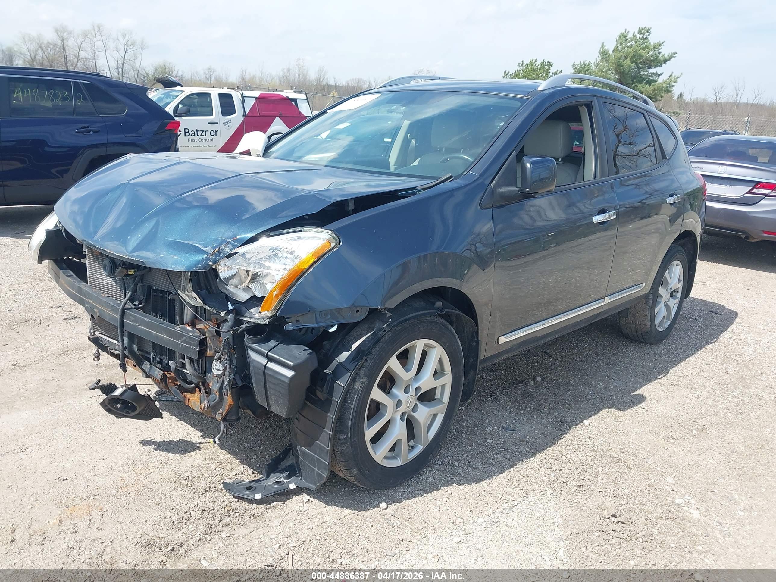 NISSAN ROGUE image 2