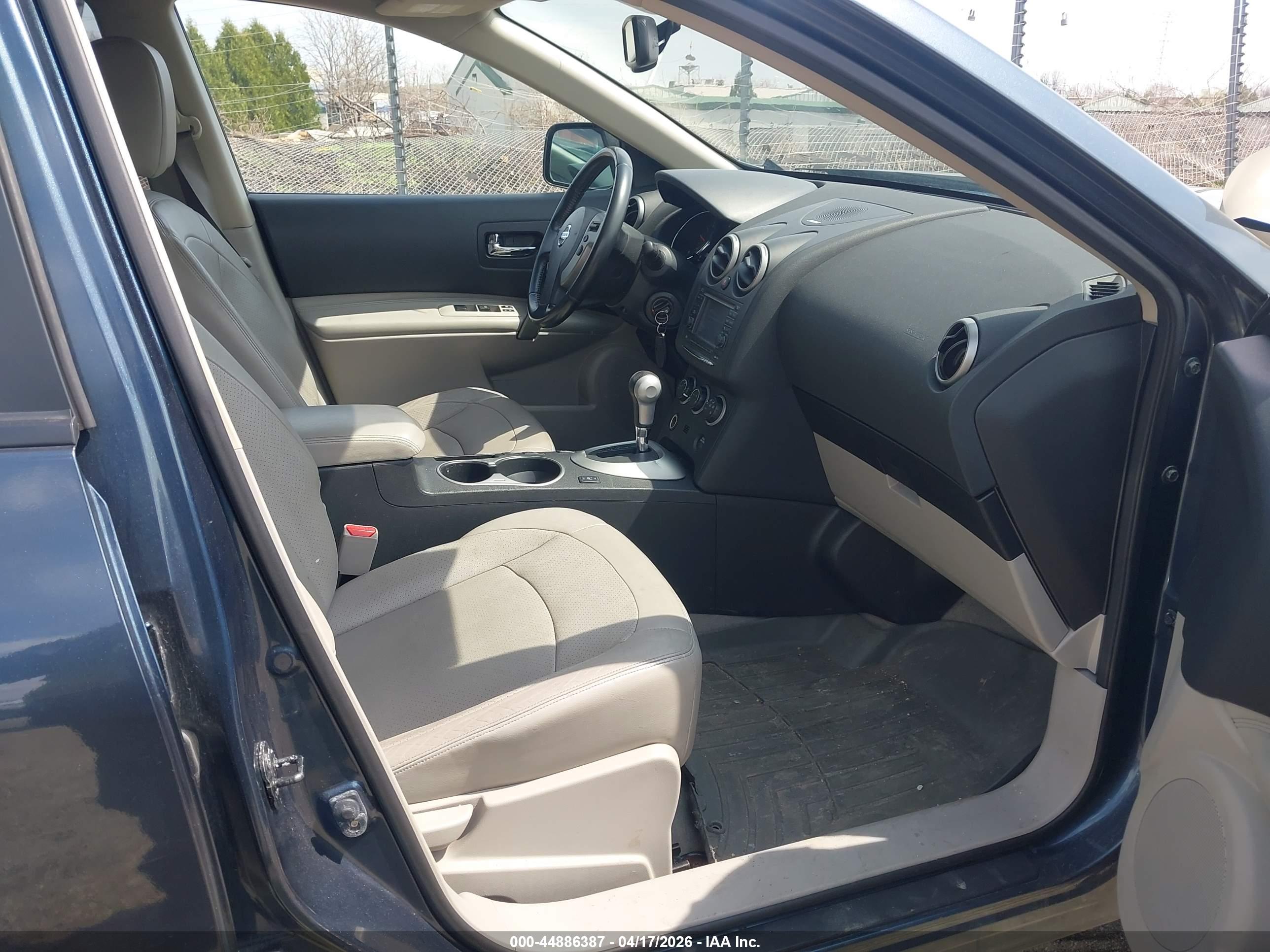 NISSAN ROGUE image 5