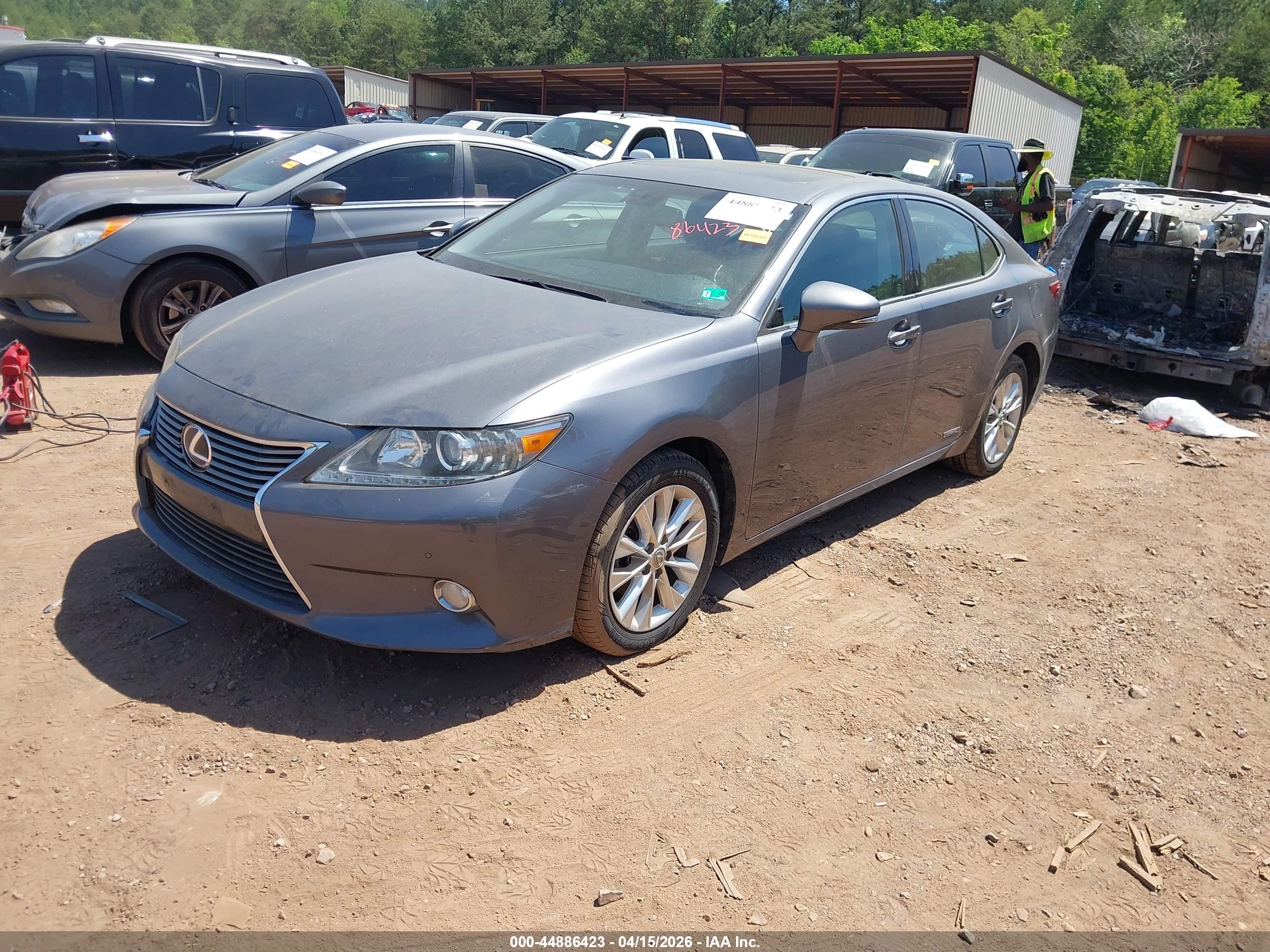 LEXUS ES image 2
