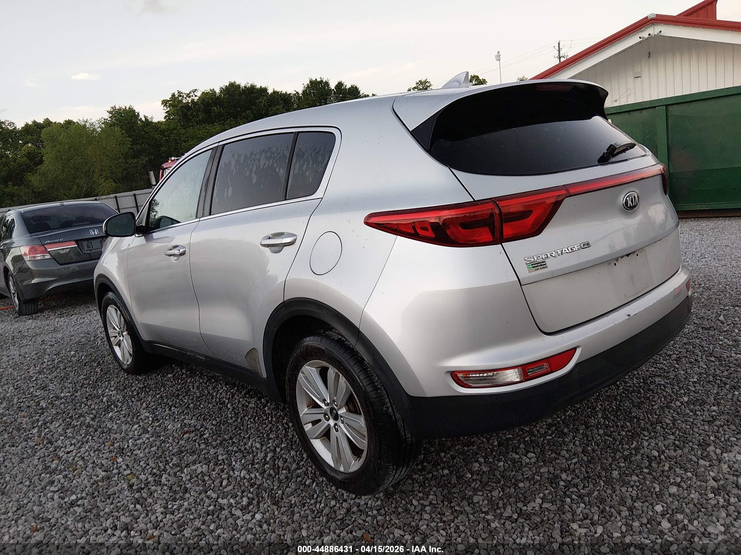 KIA SPORTAGE image 3