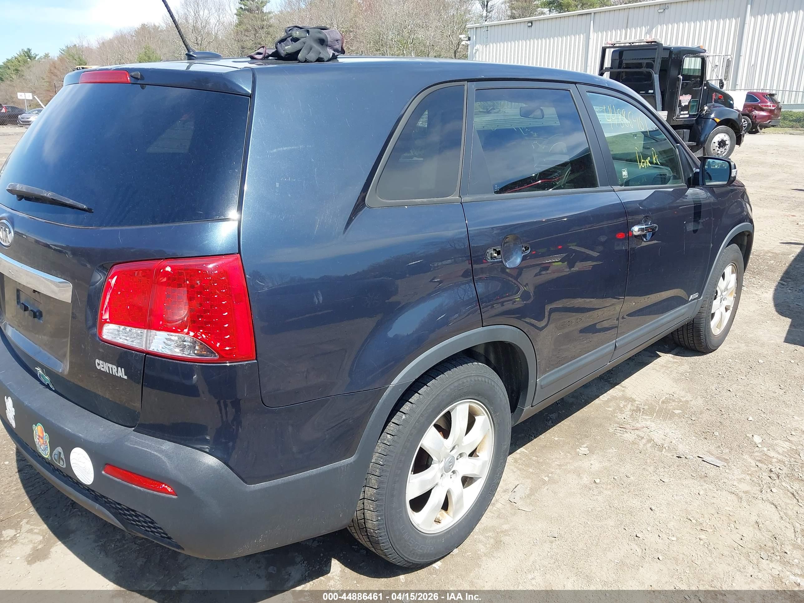 KIA SORENTO image 4