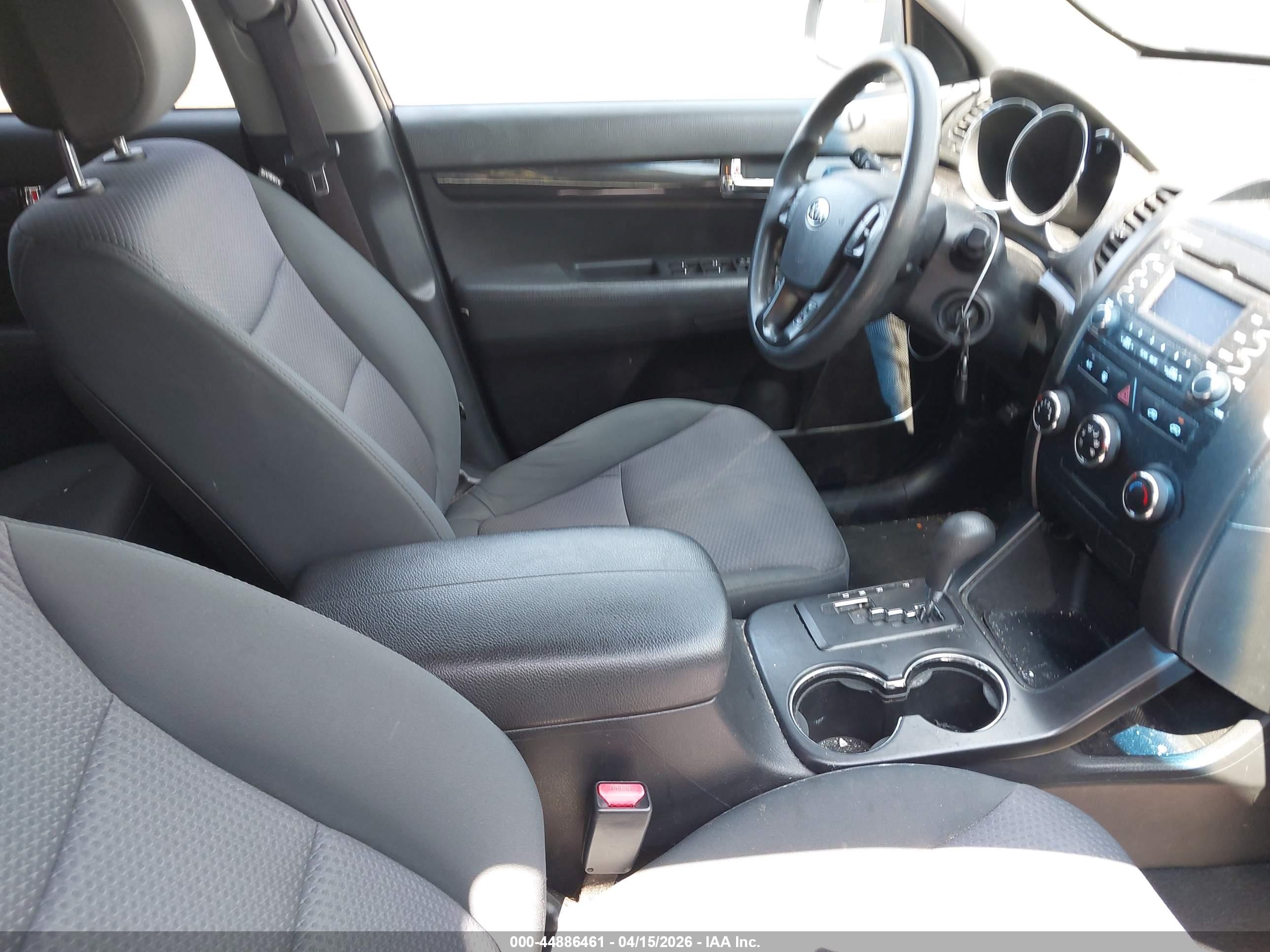 KIA SORENTO image 5