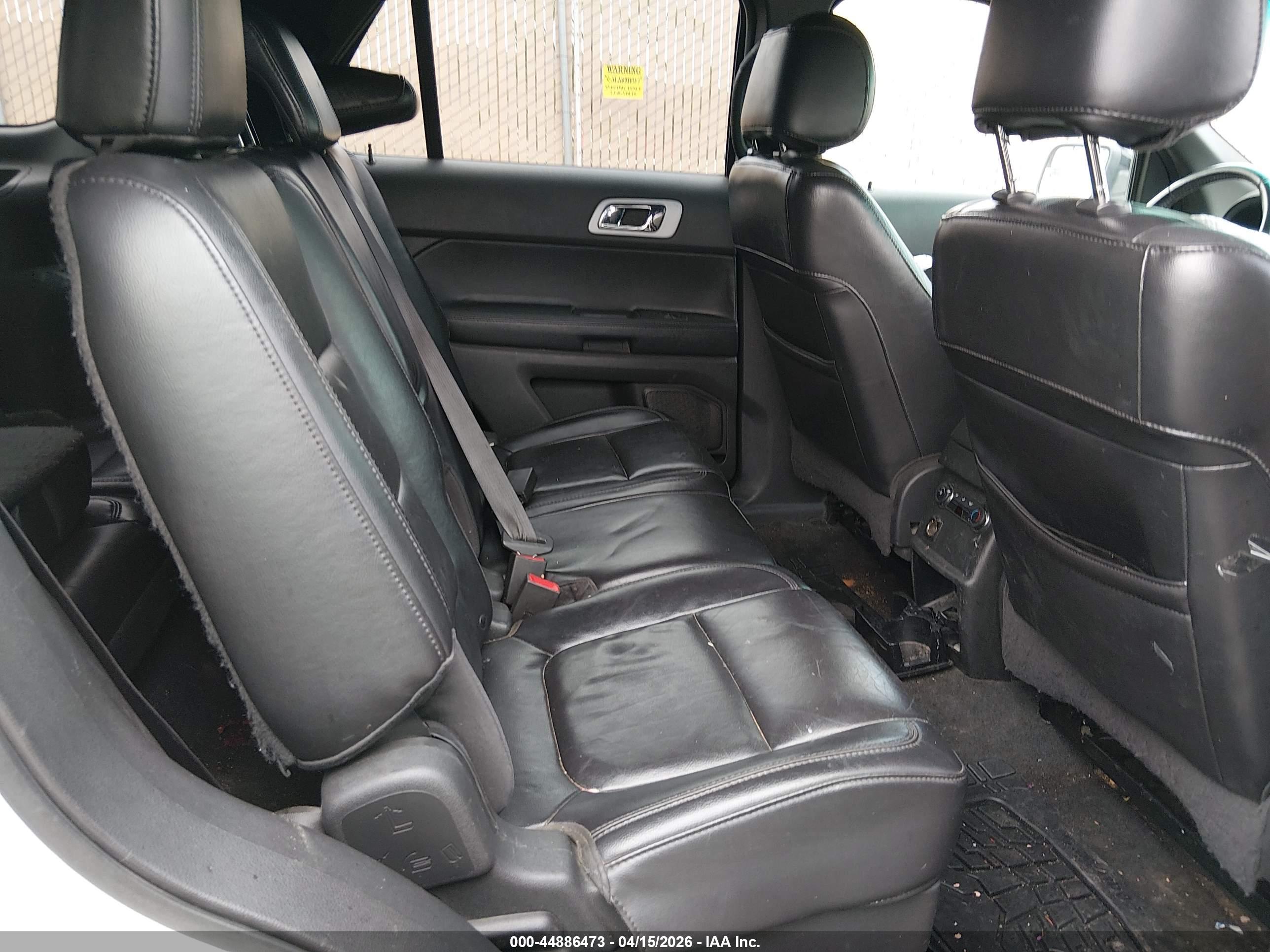 FORD EXPLORER image 8
