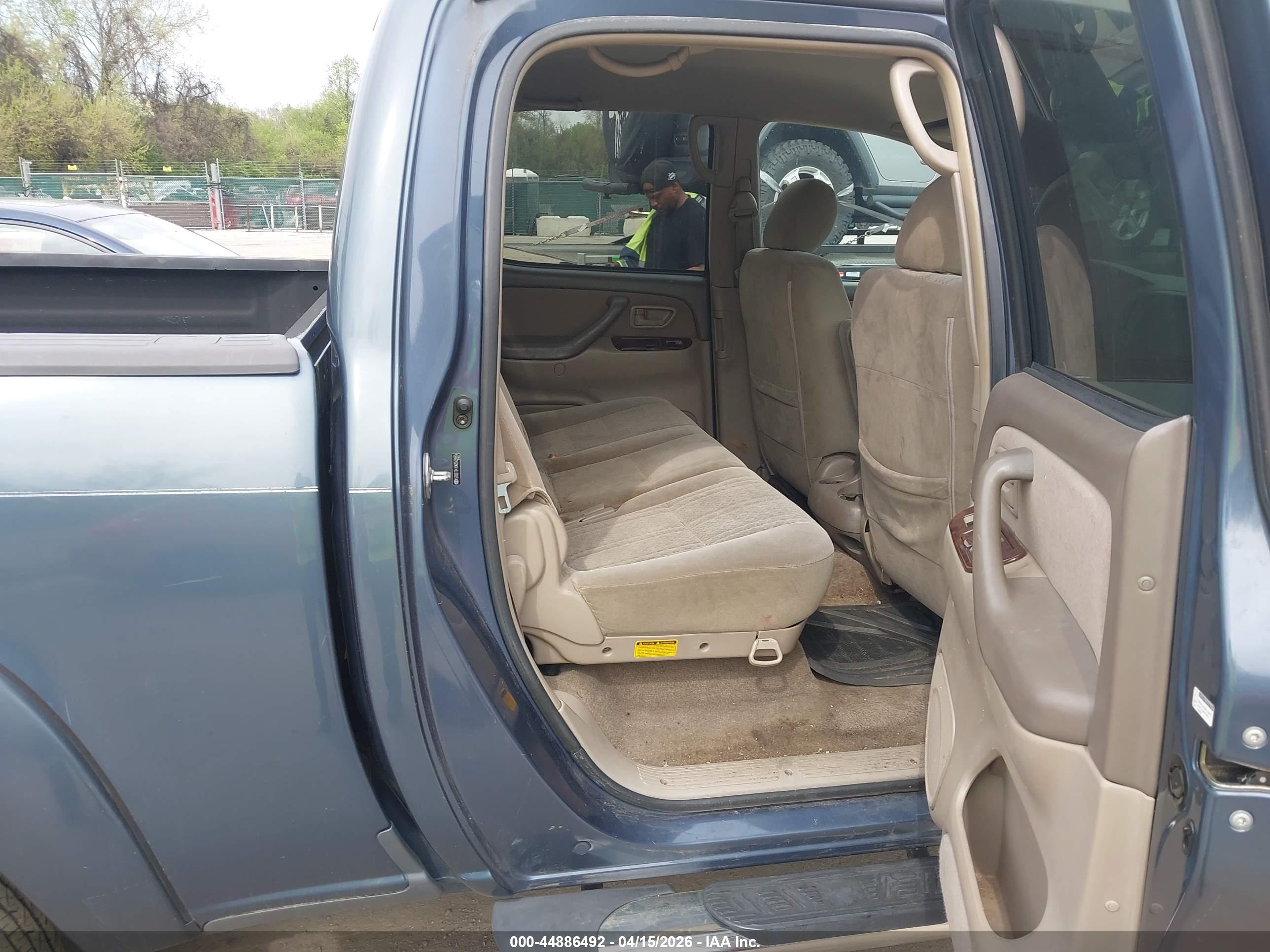 TOYOTA TUNDRA image 8