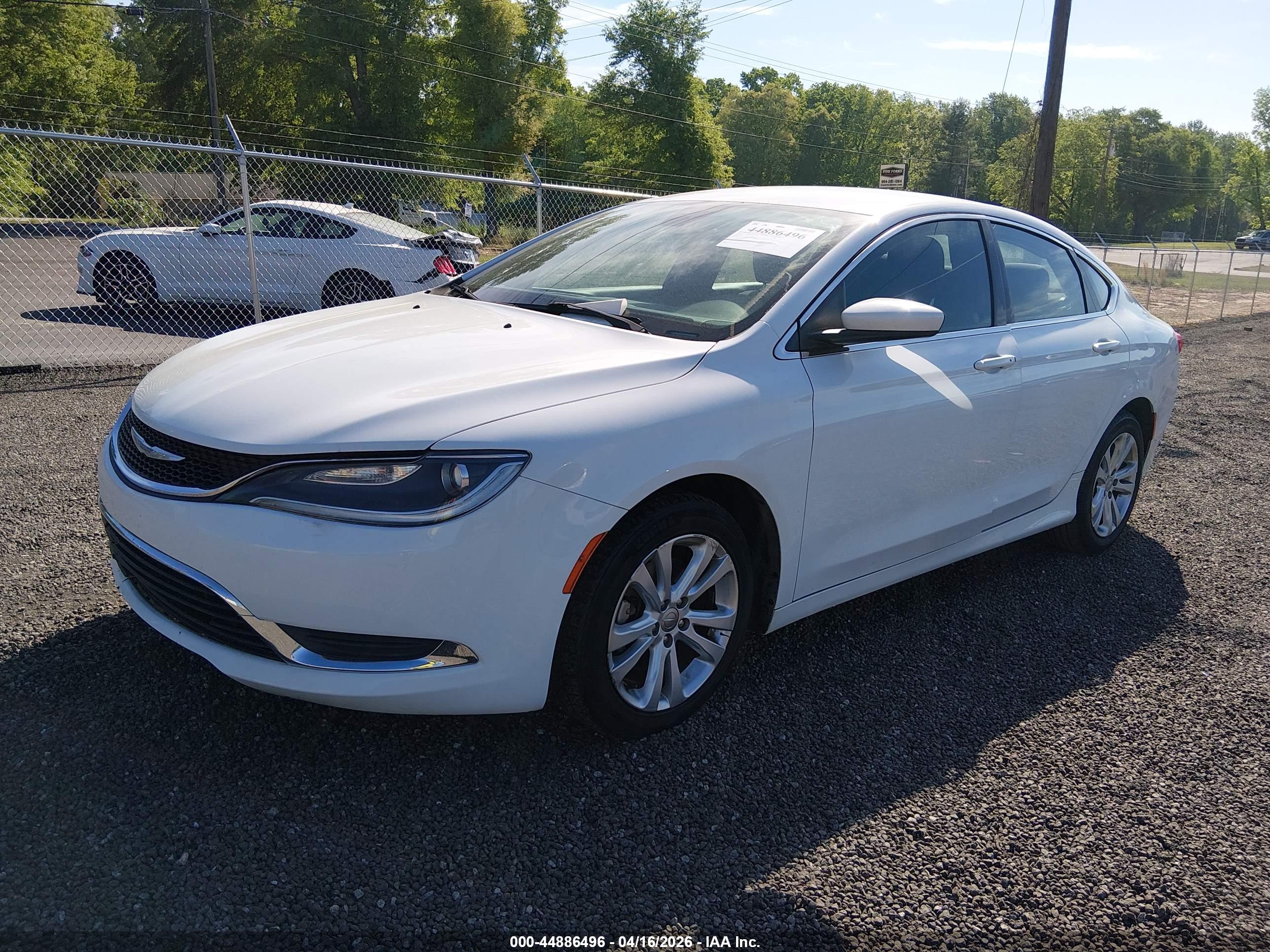 CHRYSLER 200 image 2