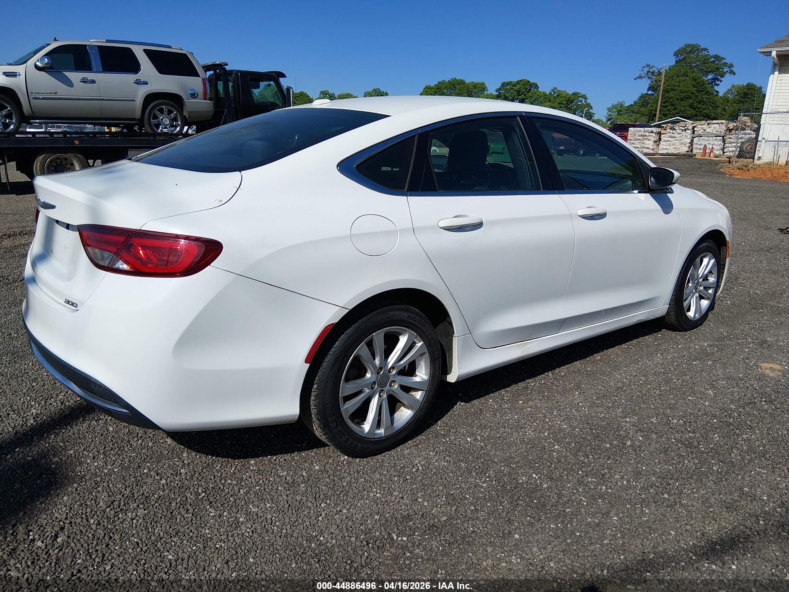 CHRYSLER 200 image 4