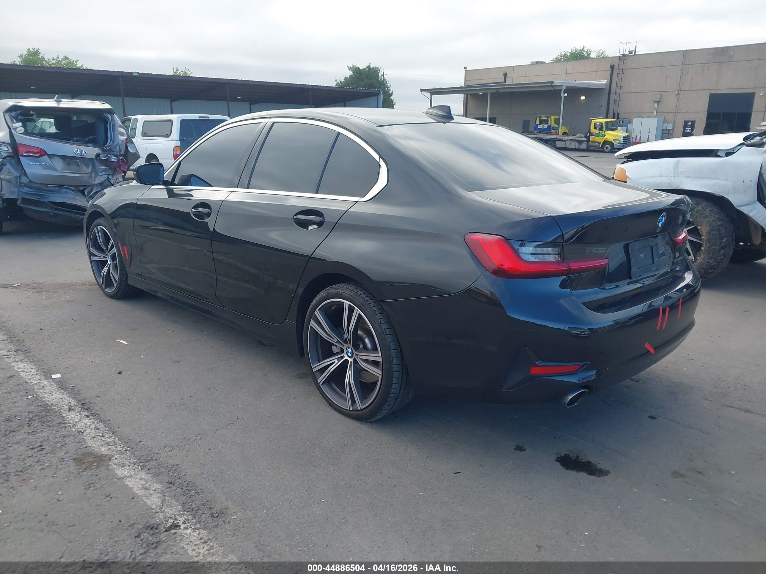 BMW 330I image 3