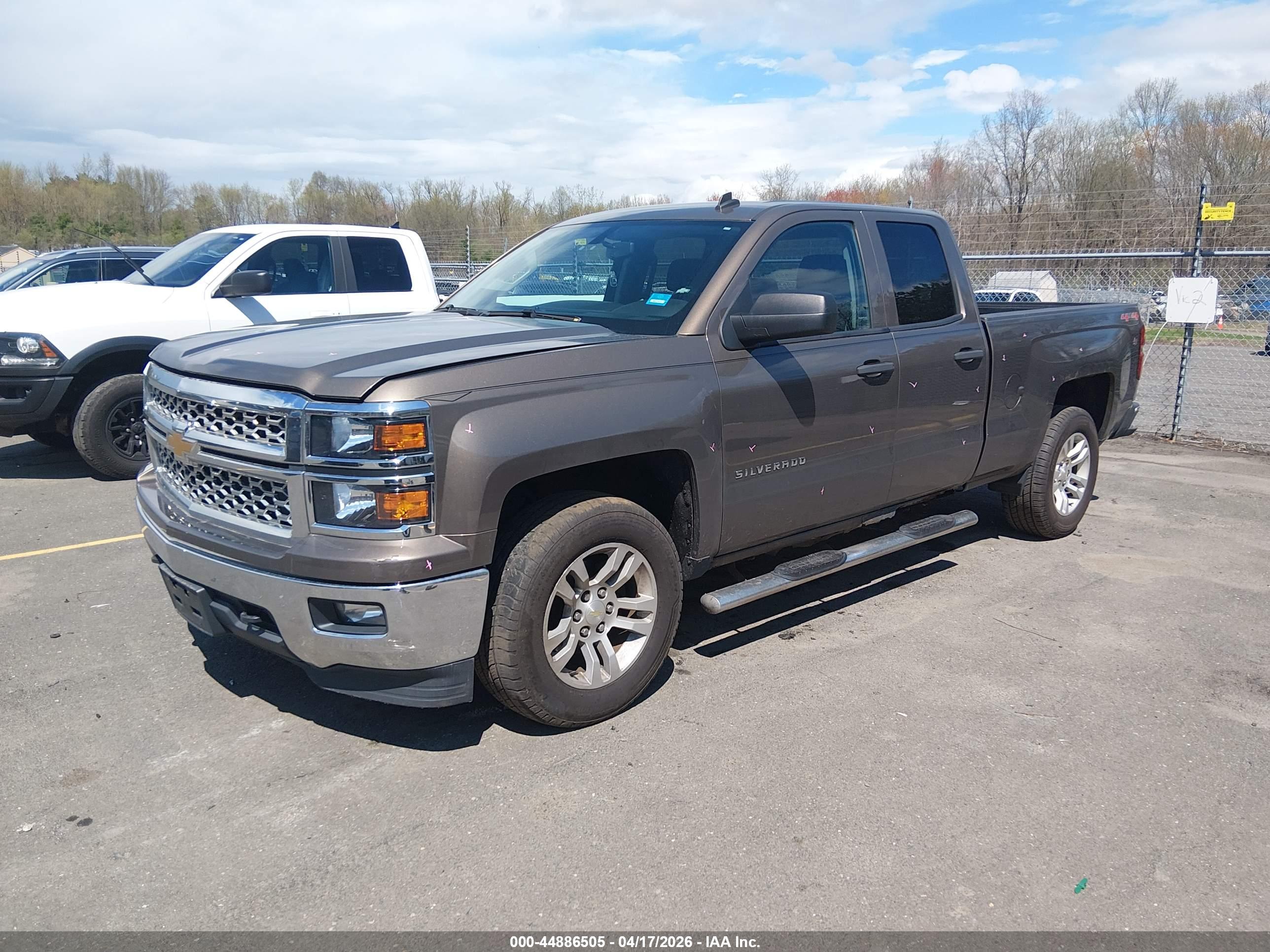 CHEVROLET SILVERADO image 2