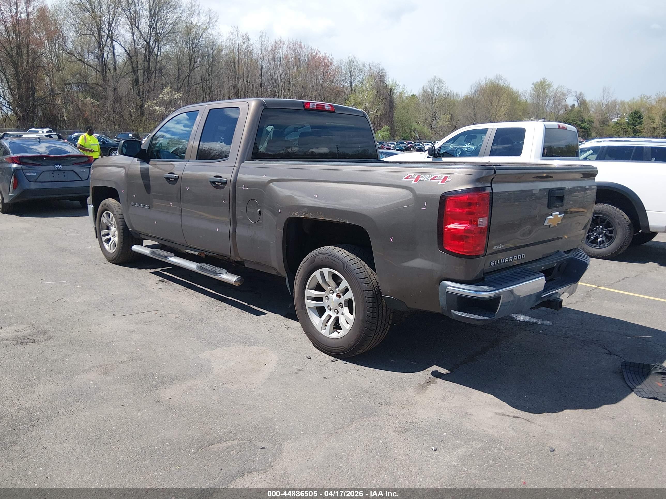 CHEVROLET SILVERADO image 3