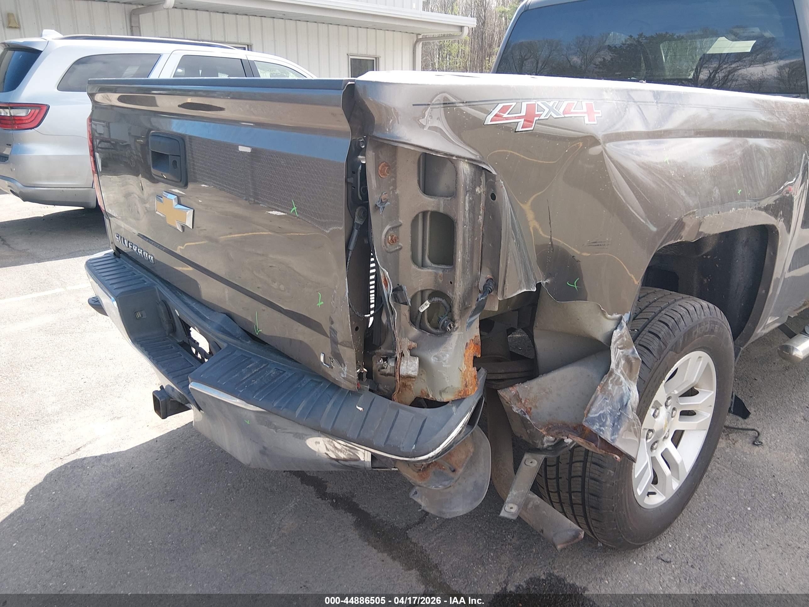 CHEVROLET SILVERADO image 6