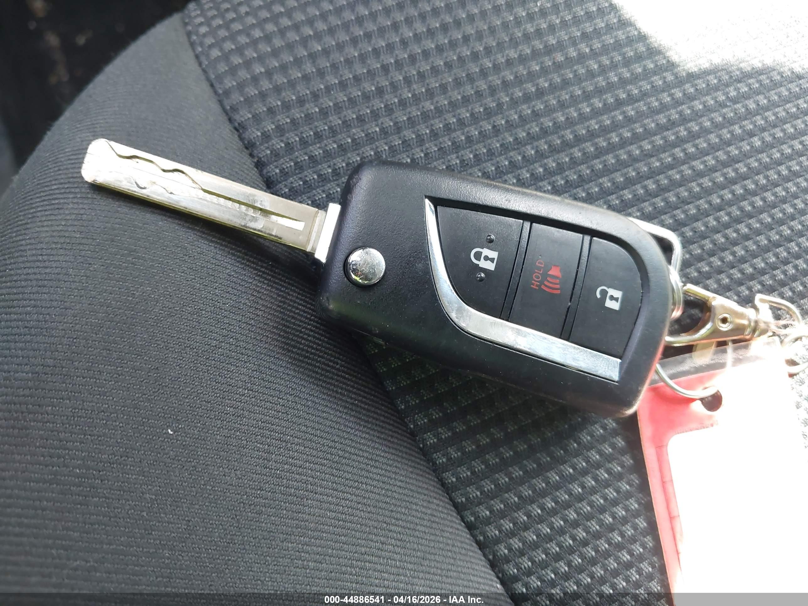 TOYOTA RAV4 image 11