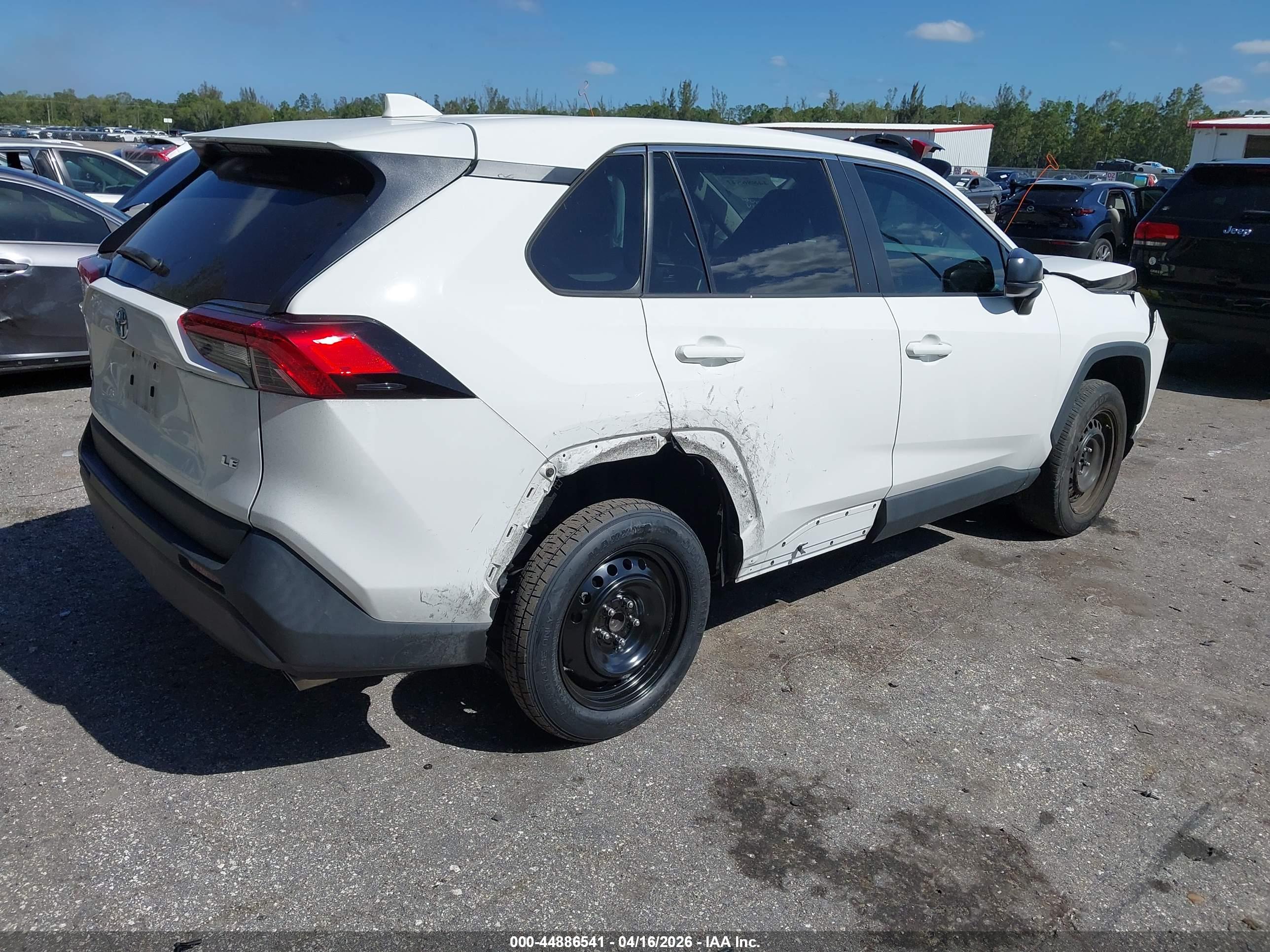 TOYOTA RAV4 image 4