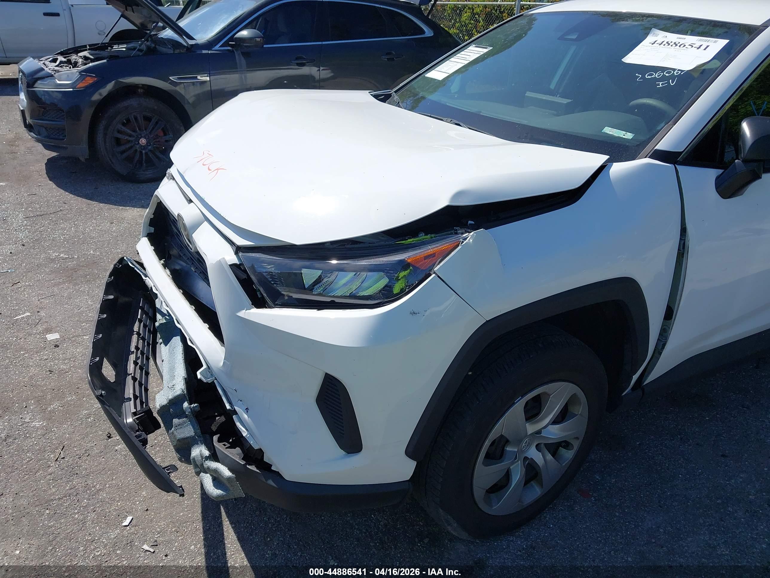 TOYOTA RAV4 image 6