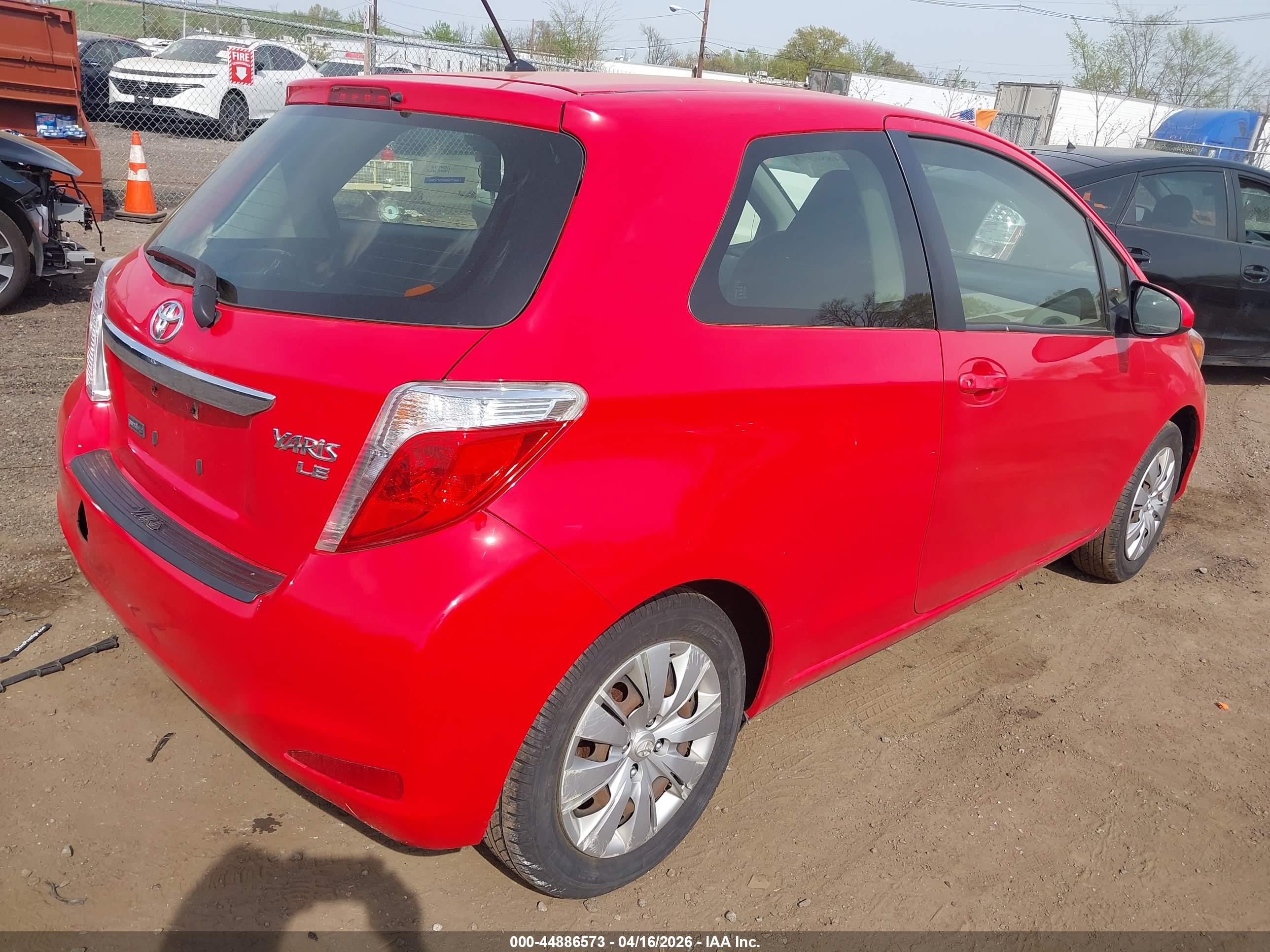 TOYOTA YARIS image 4