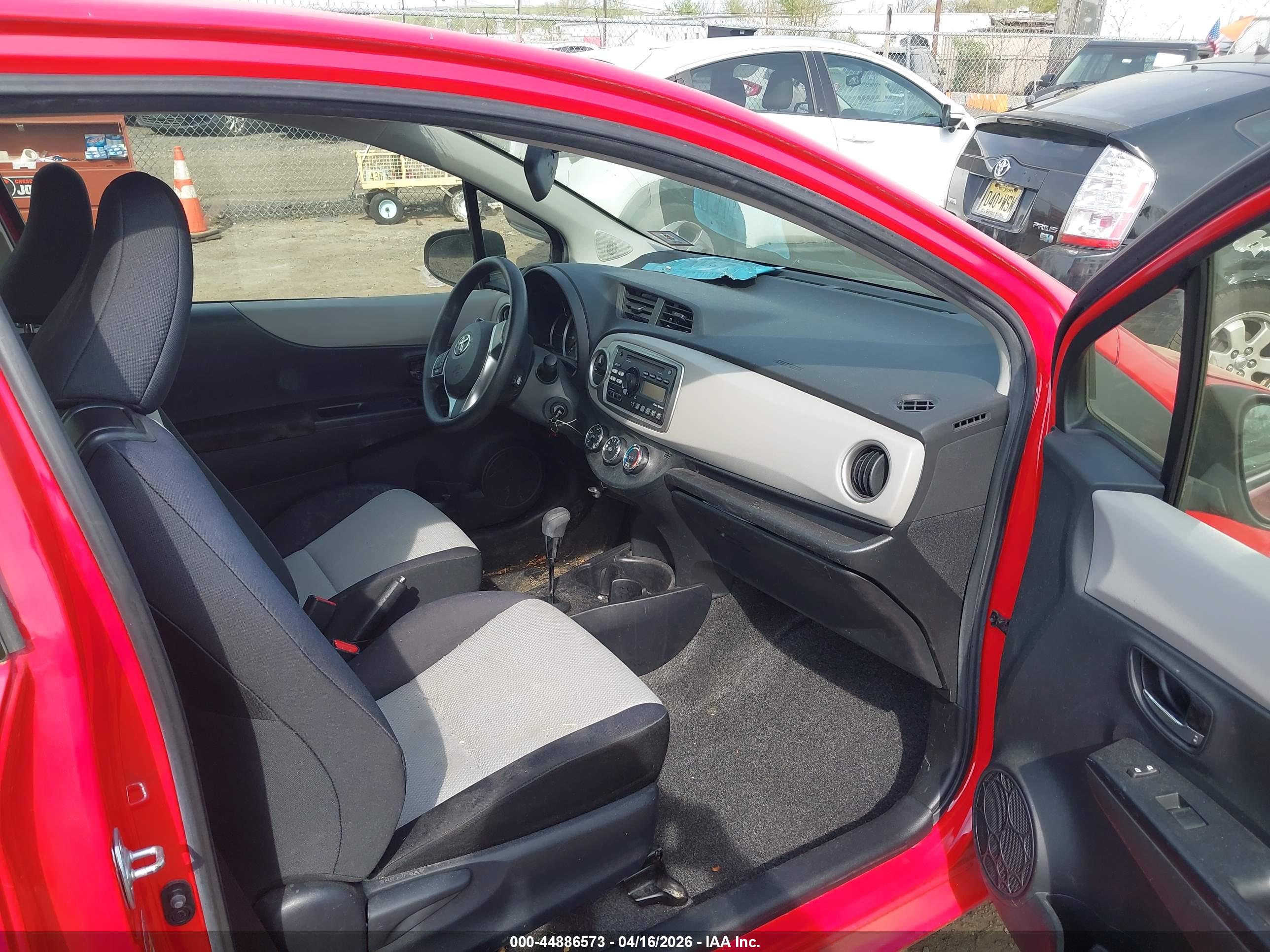 TOYOTA YARIS image 5