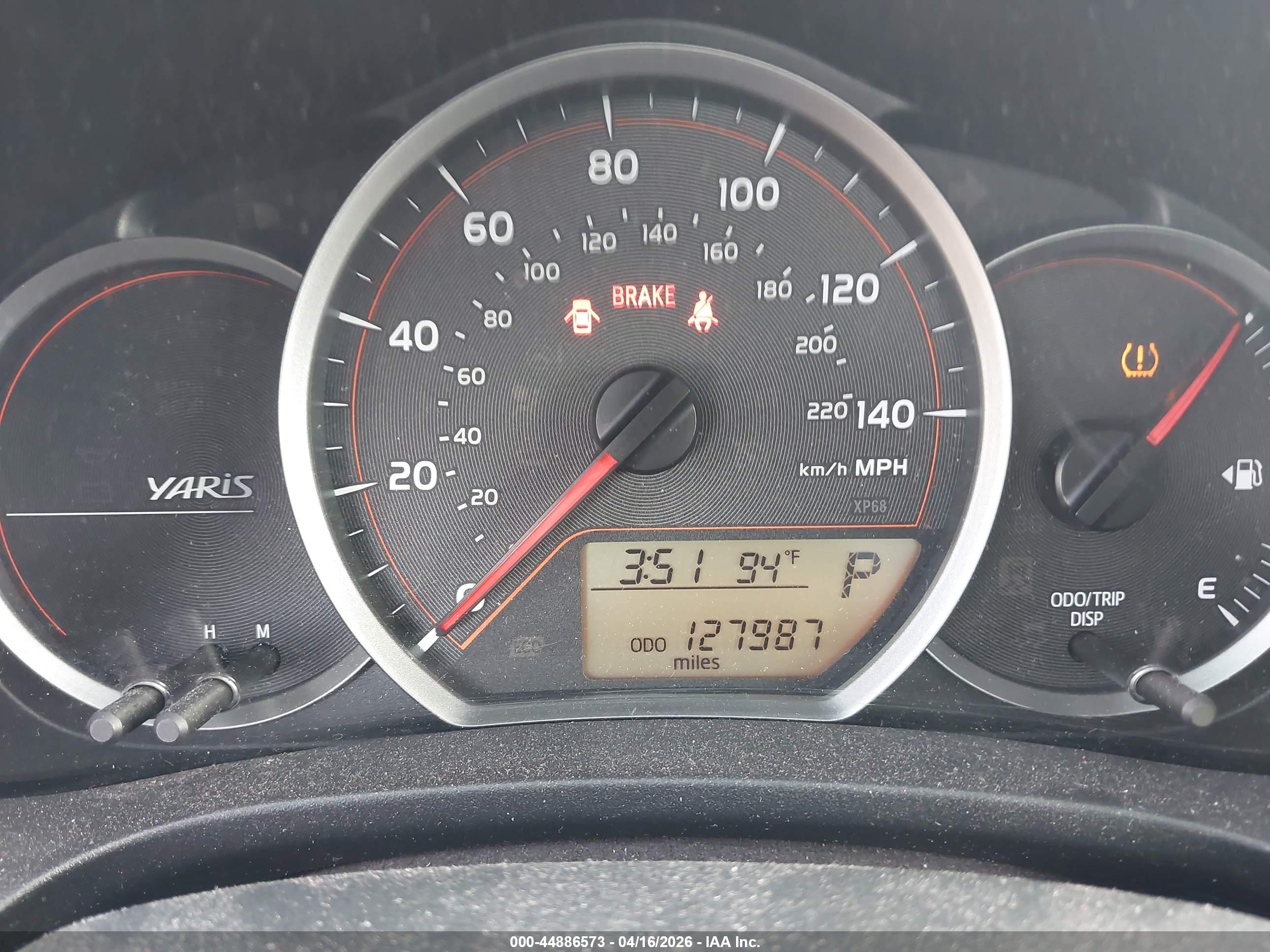 TOYOTA YARIS image 7