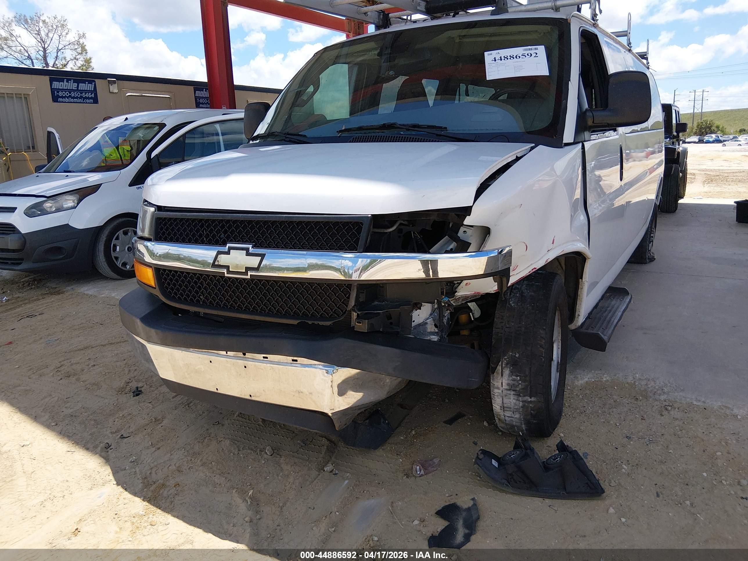 CHEVROLET EXPRESS image 6