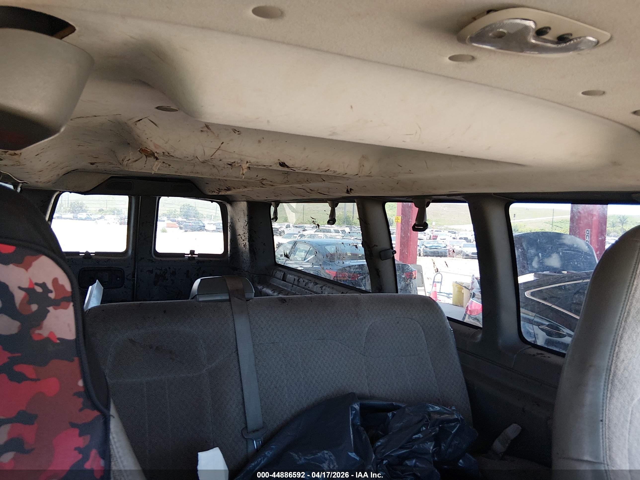 CHEVROLET EXPRESS image 8